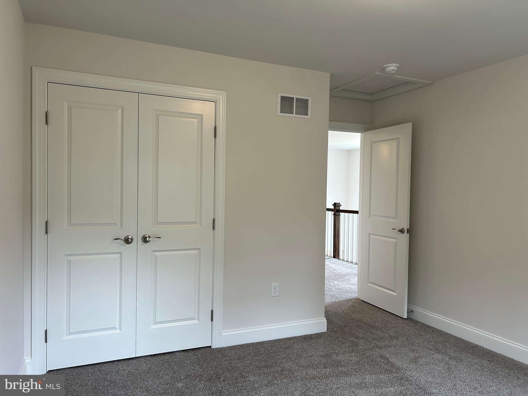 WOODLAND HILLS - Residential