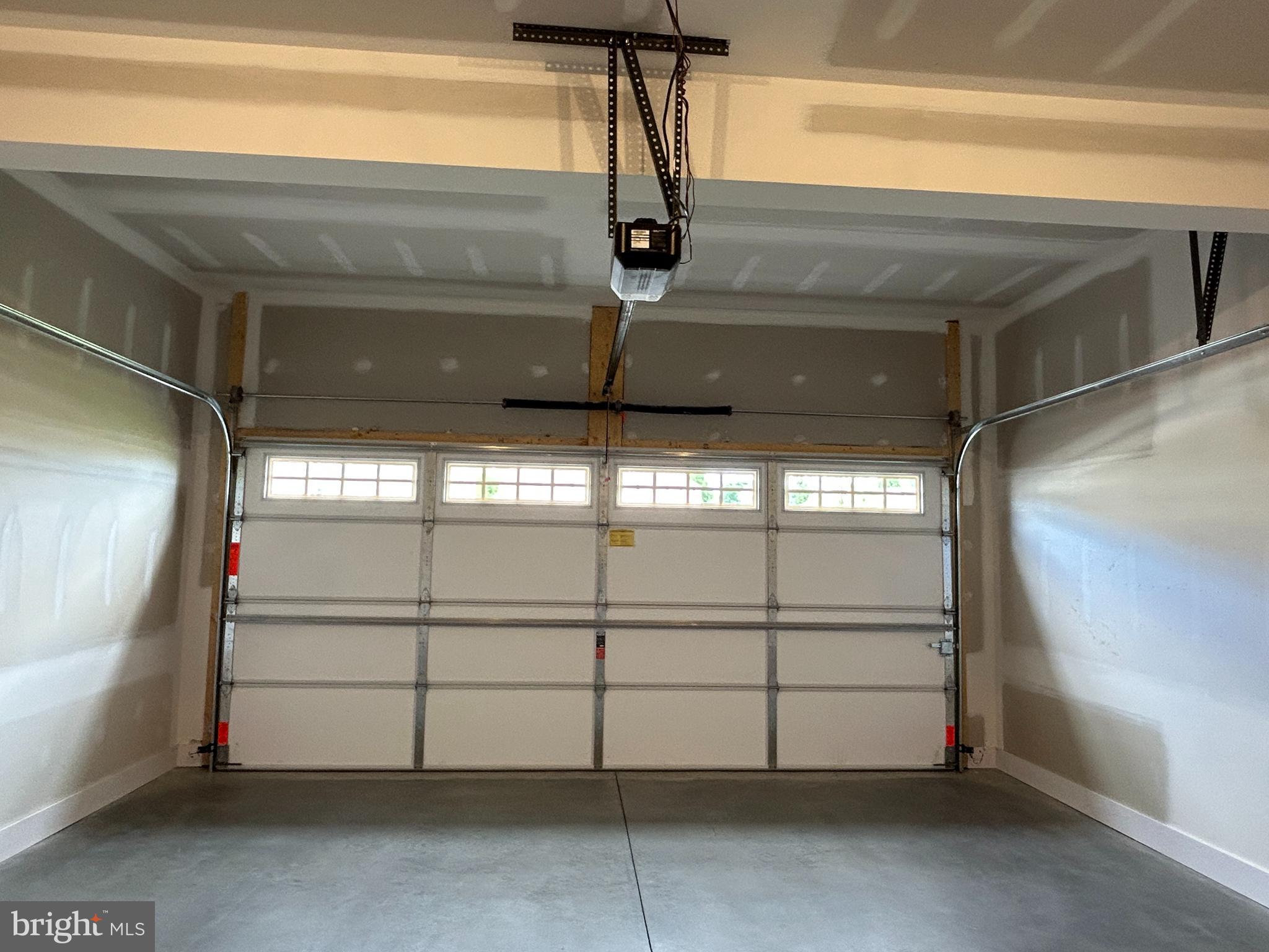 WOODLAND HILLS - Residential