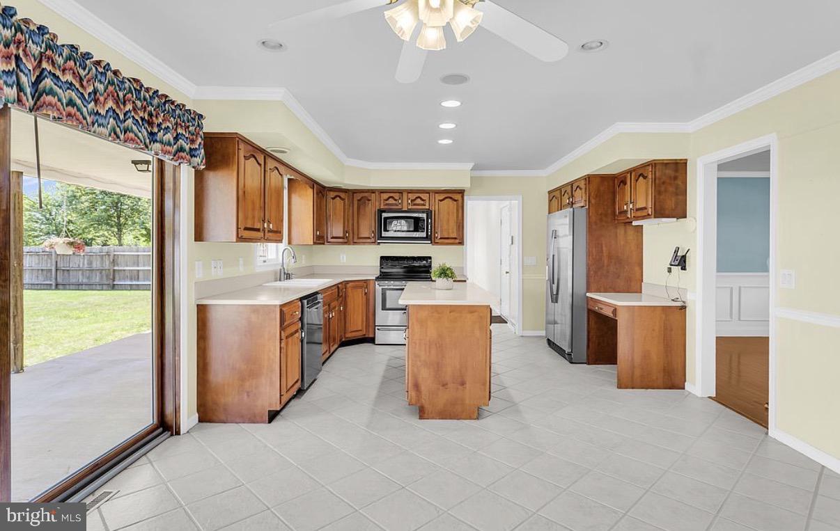 1813 HUNTER DRIVE