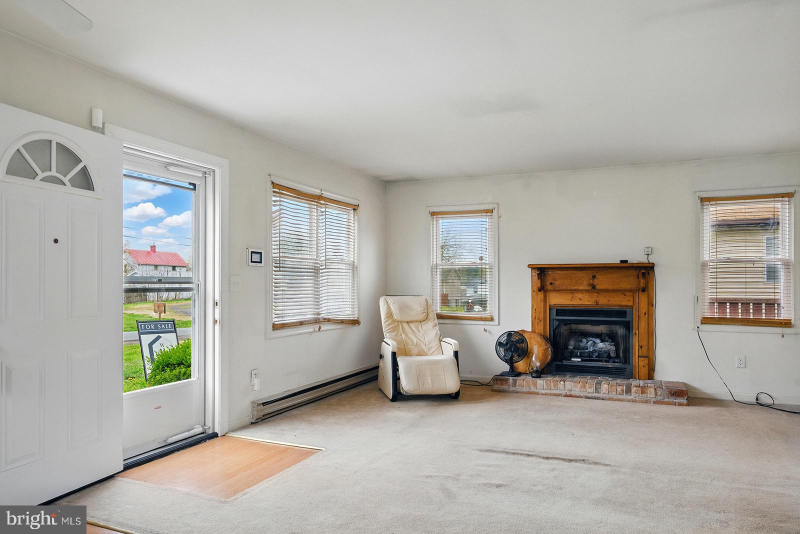 213 W FAIRVIEW ROAD