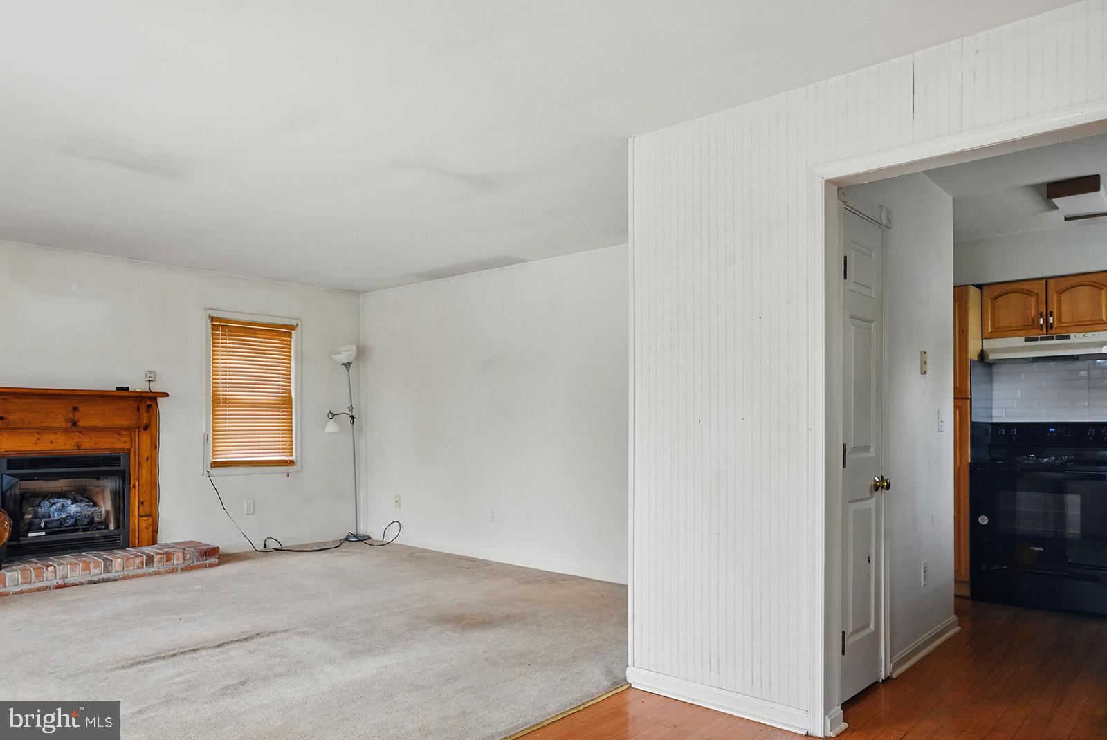 213 W FAIRVIEW ROAD