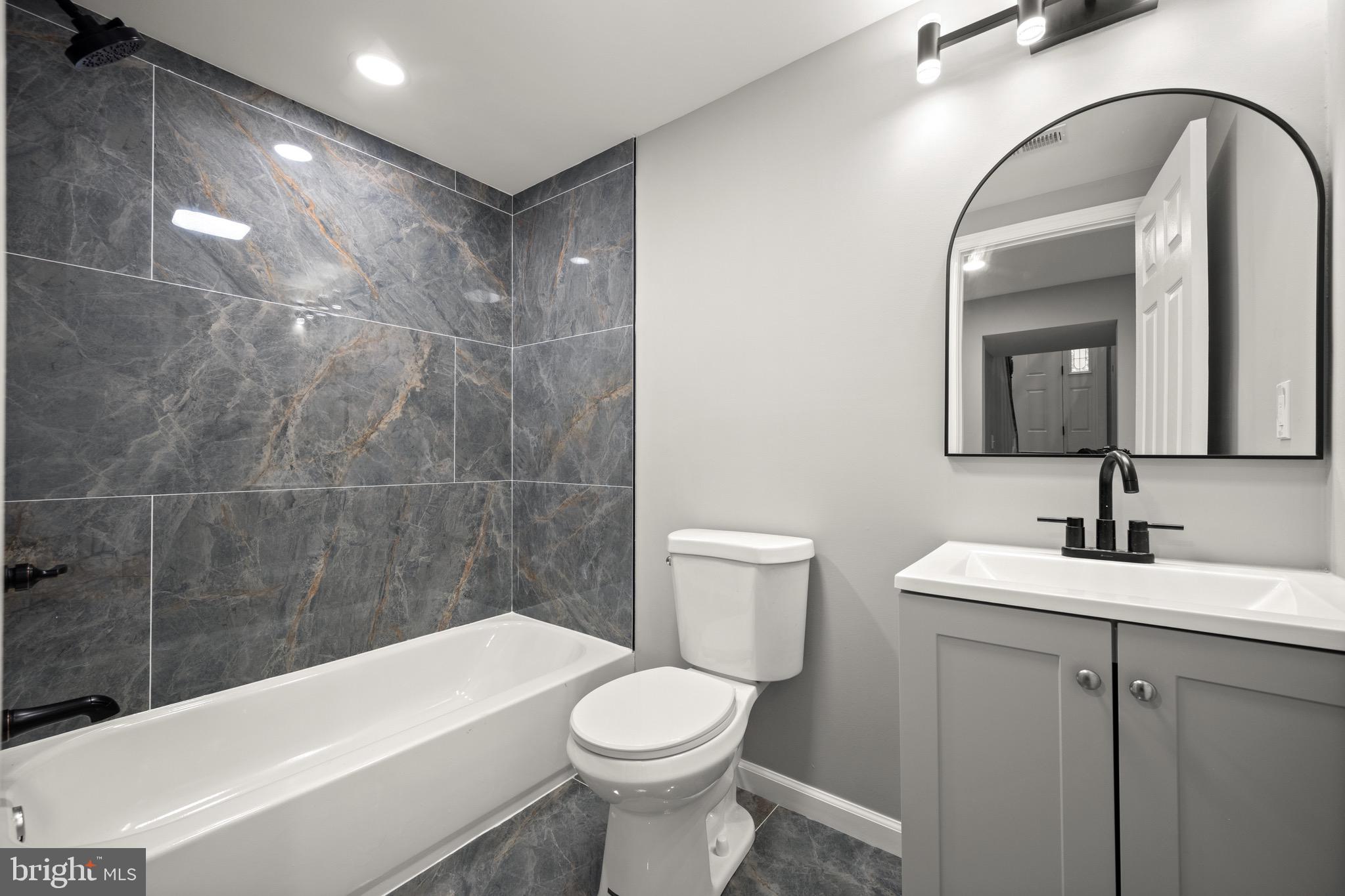 BAY CITY - Residential