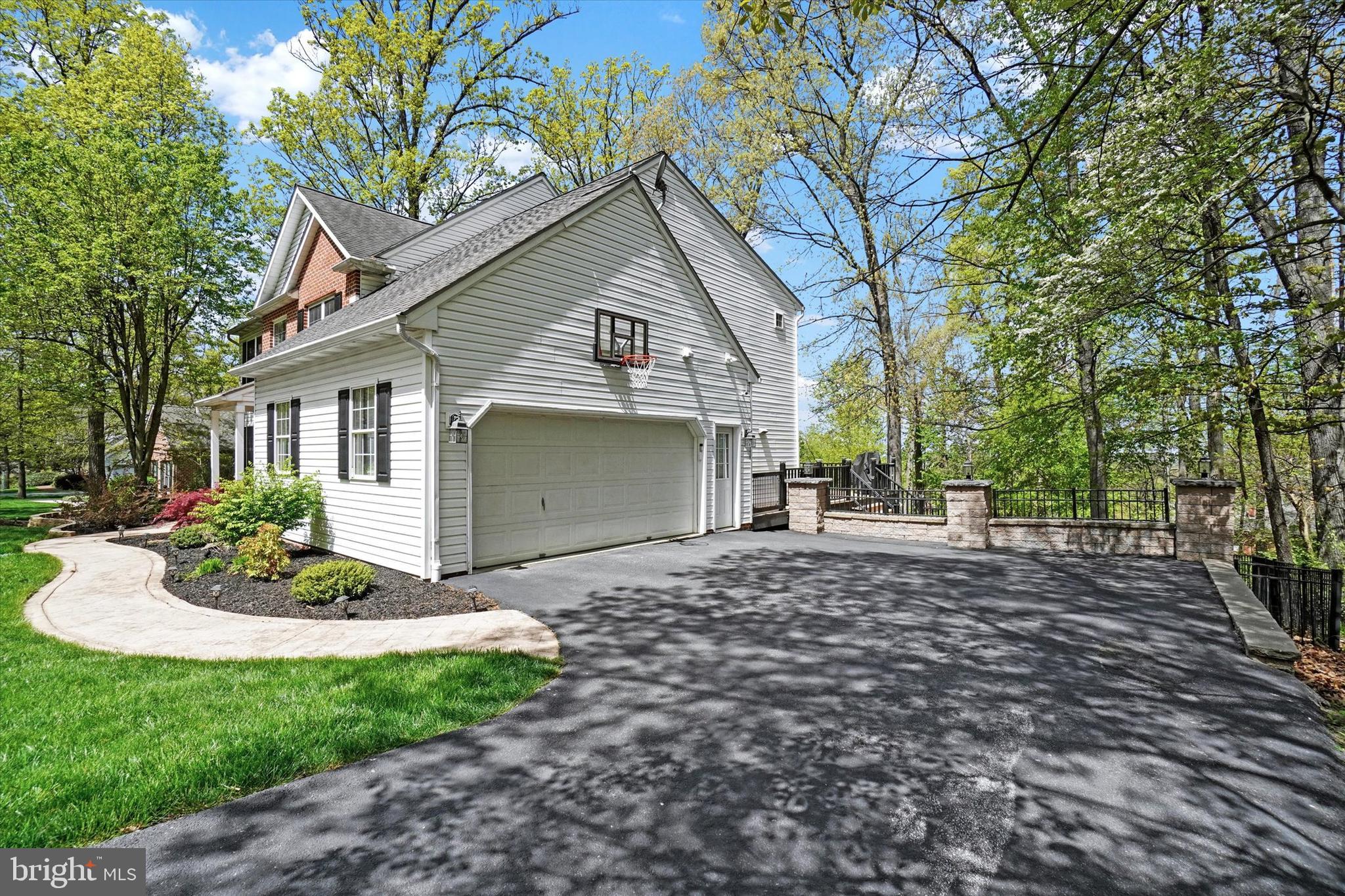 SOUTHFORK ESTATES - Residential