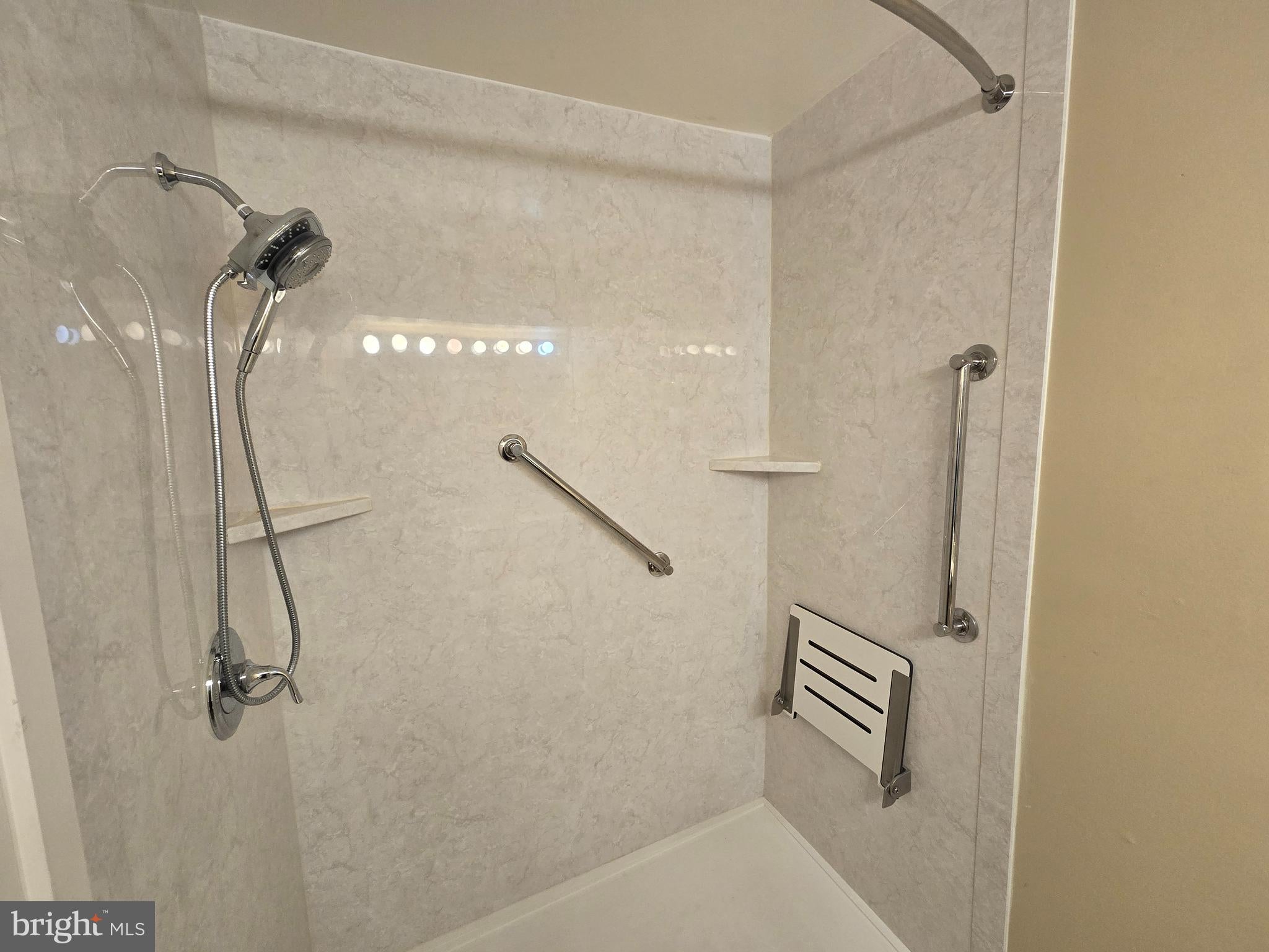 5209 LE PARC DRIVE UNIT 6 38