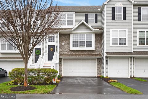 Townhouse For Sale - 205 Heather Way<br/> Berks County, MORGANTOWN, PA 19543