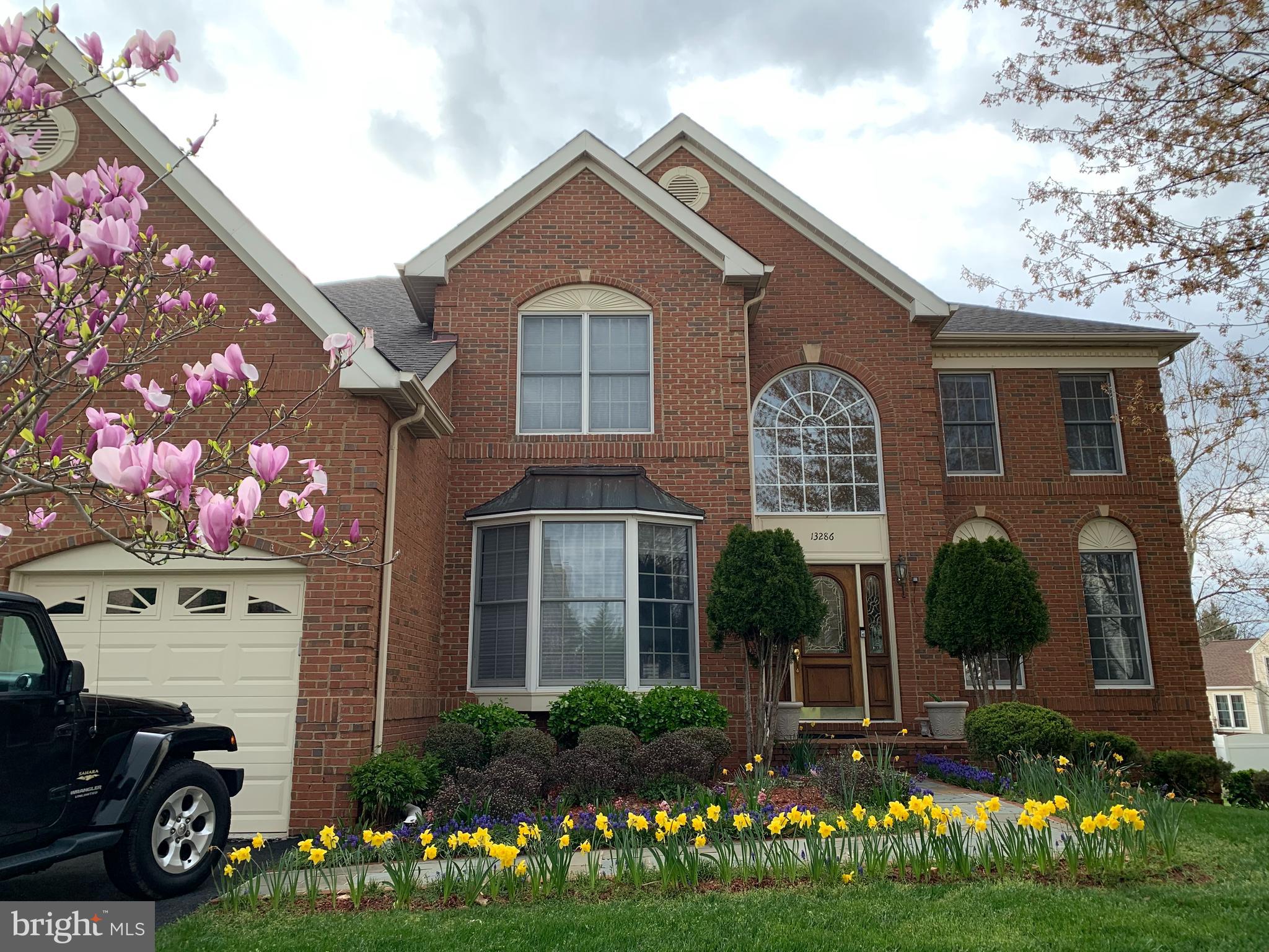 Beautiful Fully Furnished 1-Bedroom Basement Apartment for Rent!
Spacious walk-out level basement apartment with a private entrance, located in a quiet and safe community just minutes from major routes, the Metro, and shopping. This fully furnished unit includes a comfortable living room, dining area, and office/den that can double as a guest room. The kitchen features granite counters and all essentials, plus an in-unit washer and dryer for your convenience.
Enjoy the ease of curbside parking, all utilities included, and a move-in ready space complete with a TV, sofa, dining table, desk, and queen bed. Perfect for one person or a couple seeking comfort, privacy, and convenience.