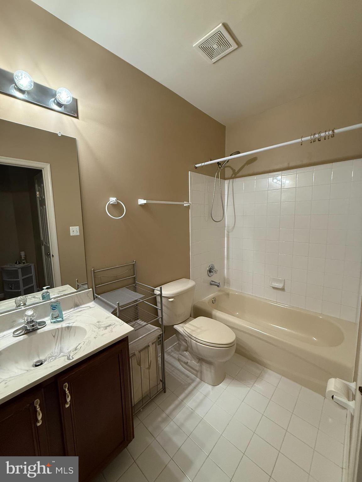 MIDDLETON FARM - Residential Lease