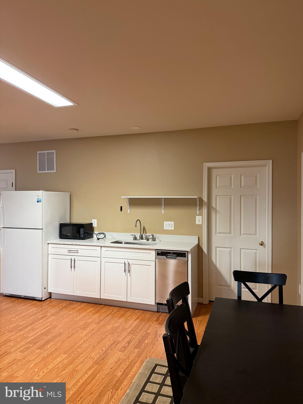 MIDDLETON FARM - Residential Lease