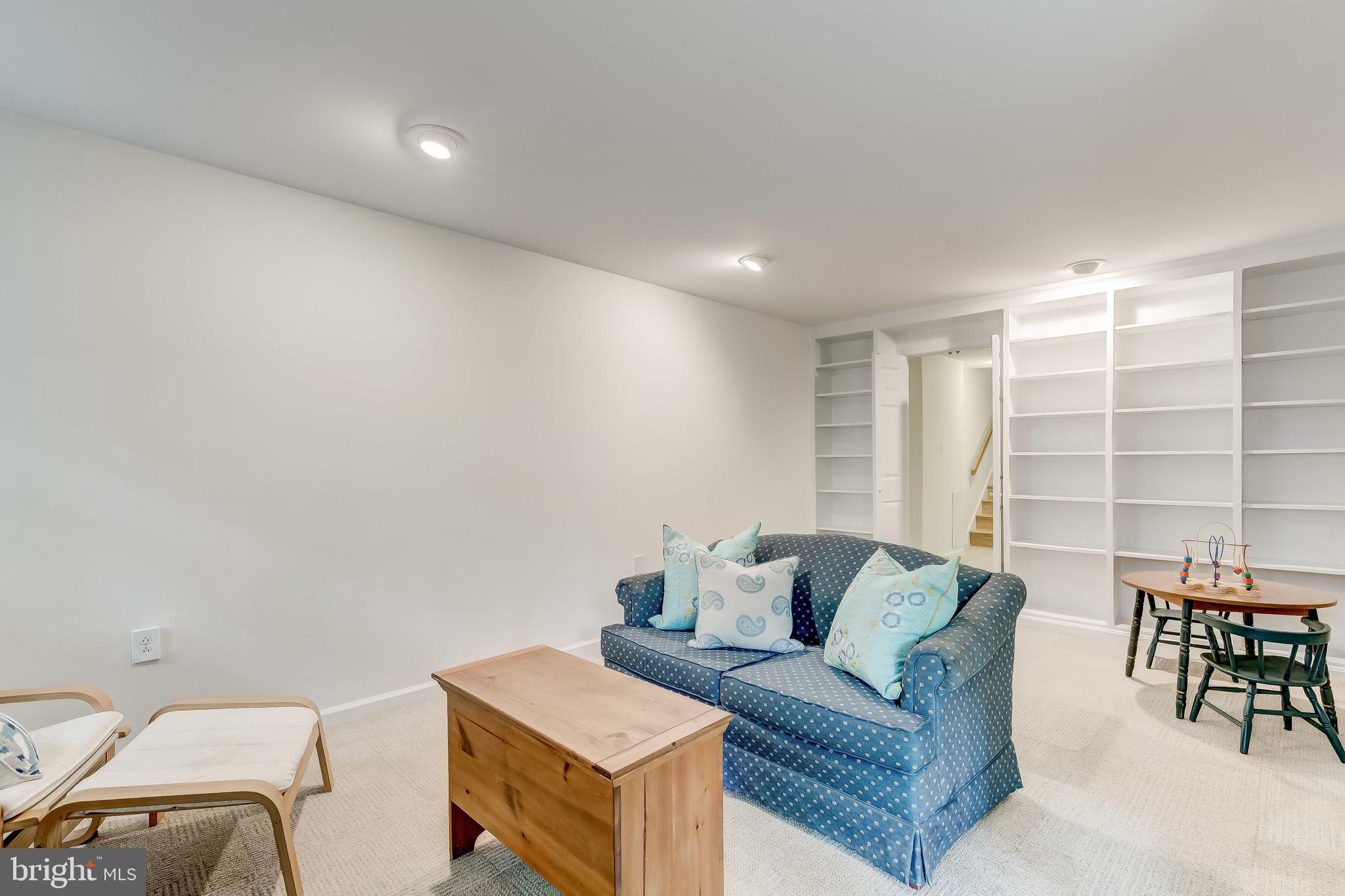 VILLAGE OF OWEN BROWN - Residential