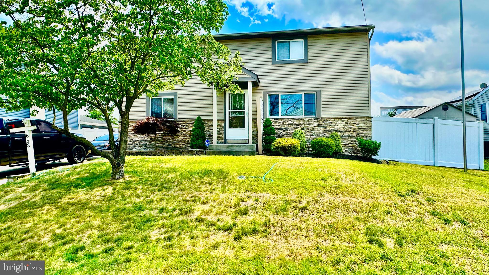 653 DETTMAR TERRACE