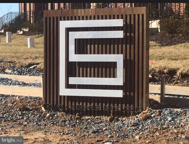 CLARKSBURG SQUARE - Residential