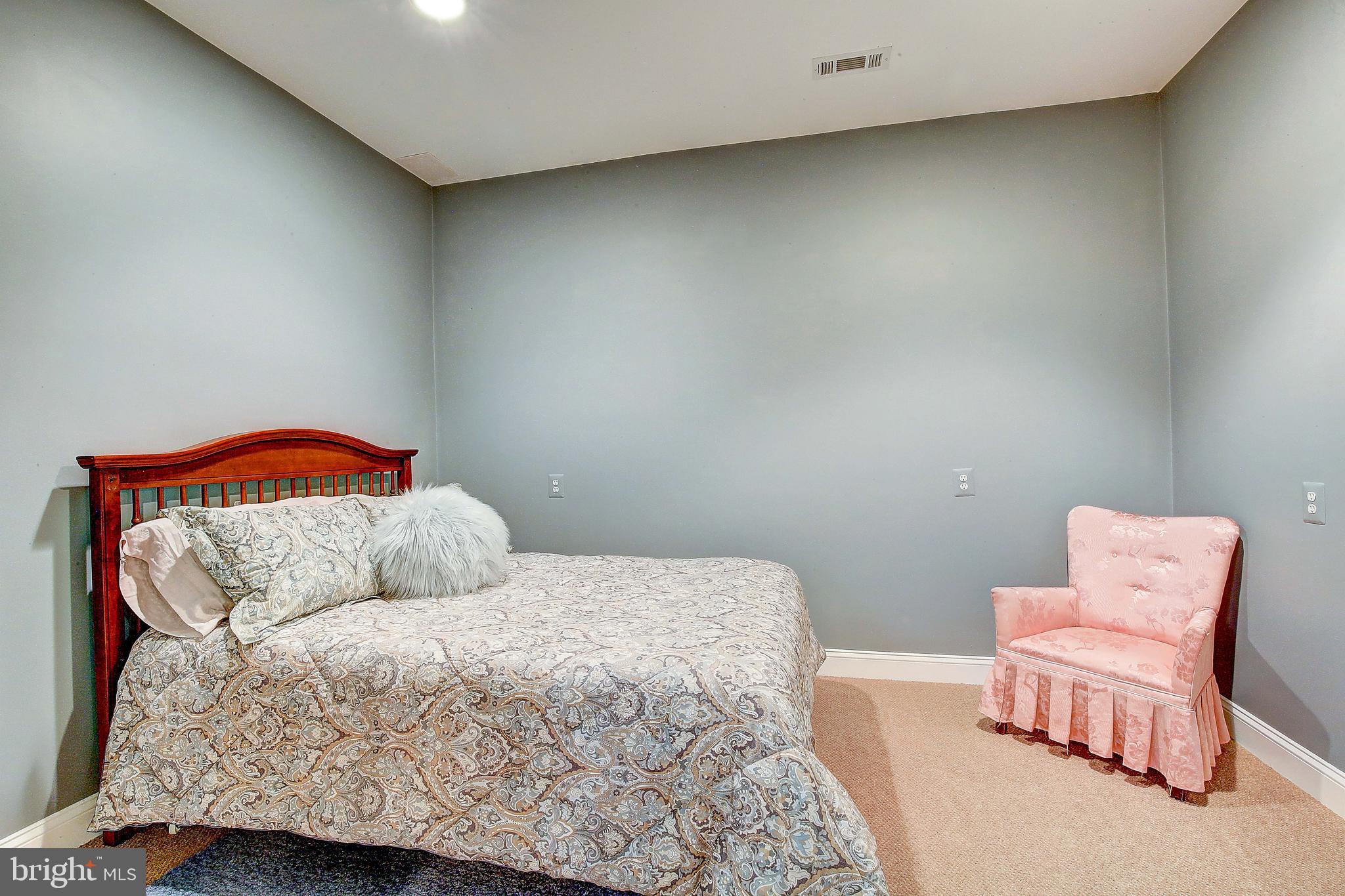 MOUNT TABOR GLEN - Residential