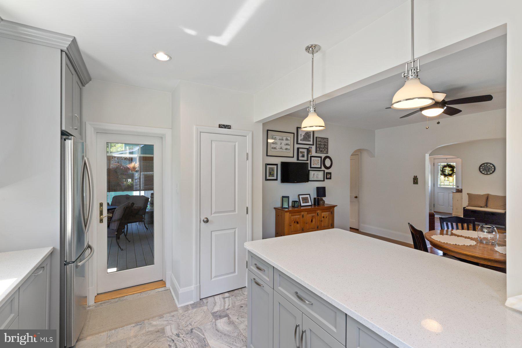 1831 WHITE OAK AVENUE