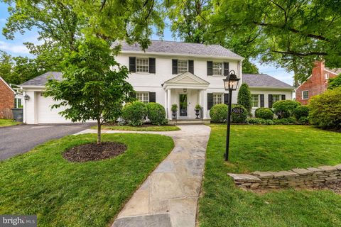 Photo of 8015 Glendale Road, CHEVY CHASE, MD 20815 (MLS # MDMC2238808)