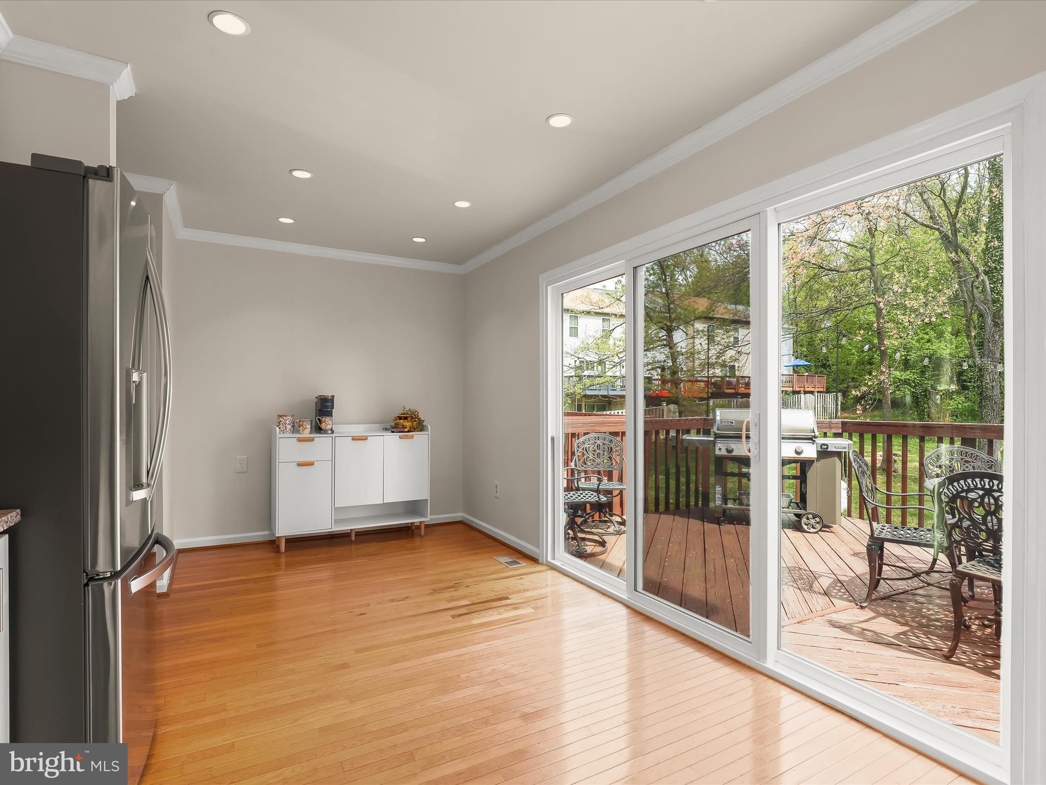 WILLIAMSBURG VILLAGE - Residential