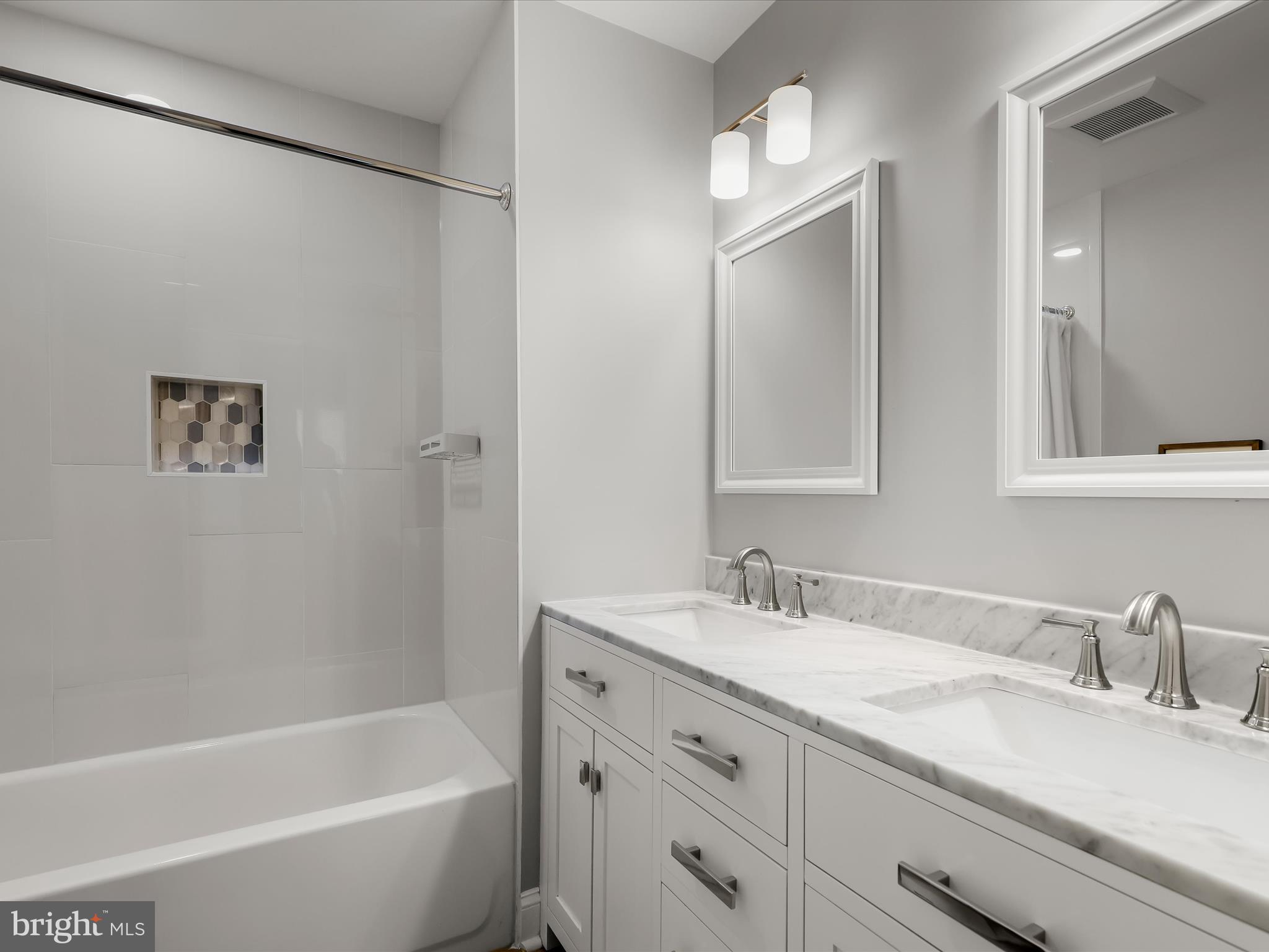 WILLIAMSBURG VILLAGE - Residential