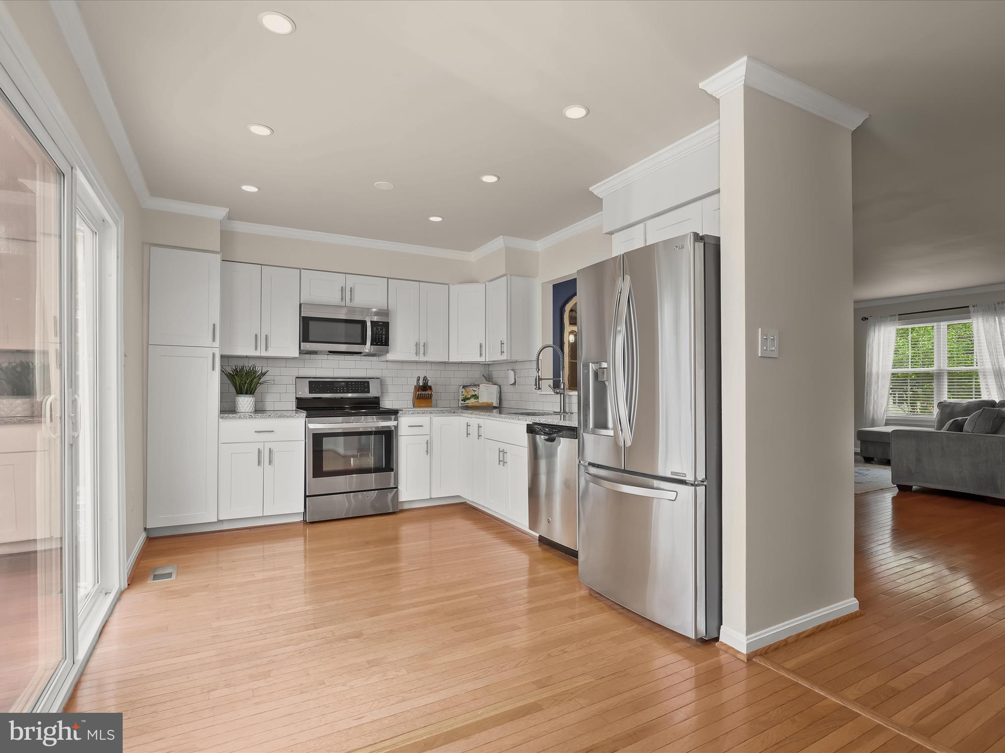 WILLIAMSBURG VILLAGE - Residential