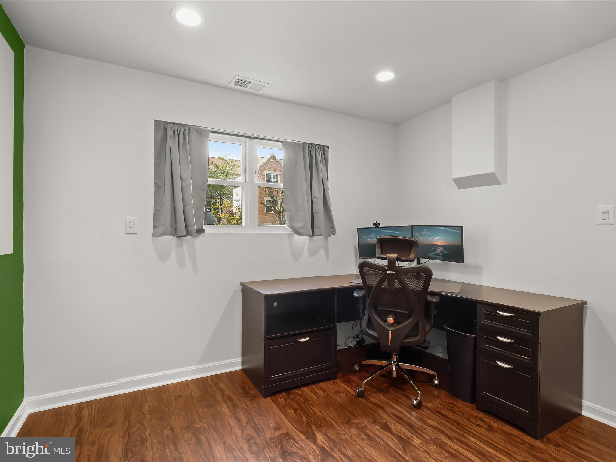 WILLIAMSBURG VILLAGE - Residential