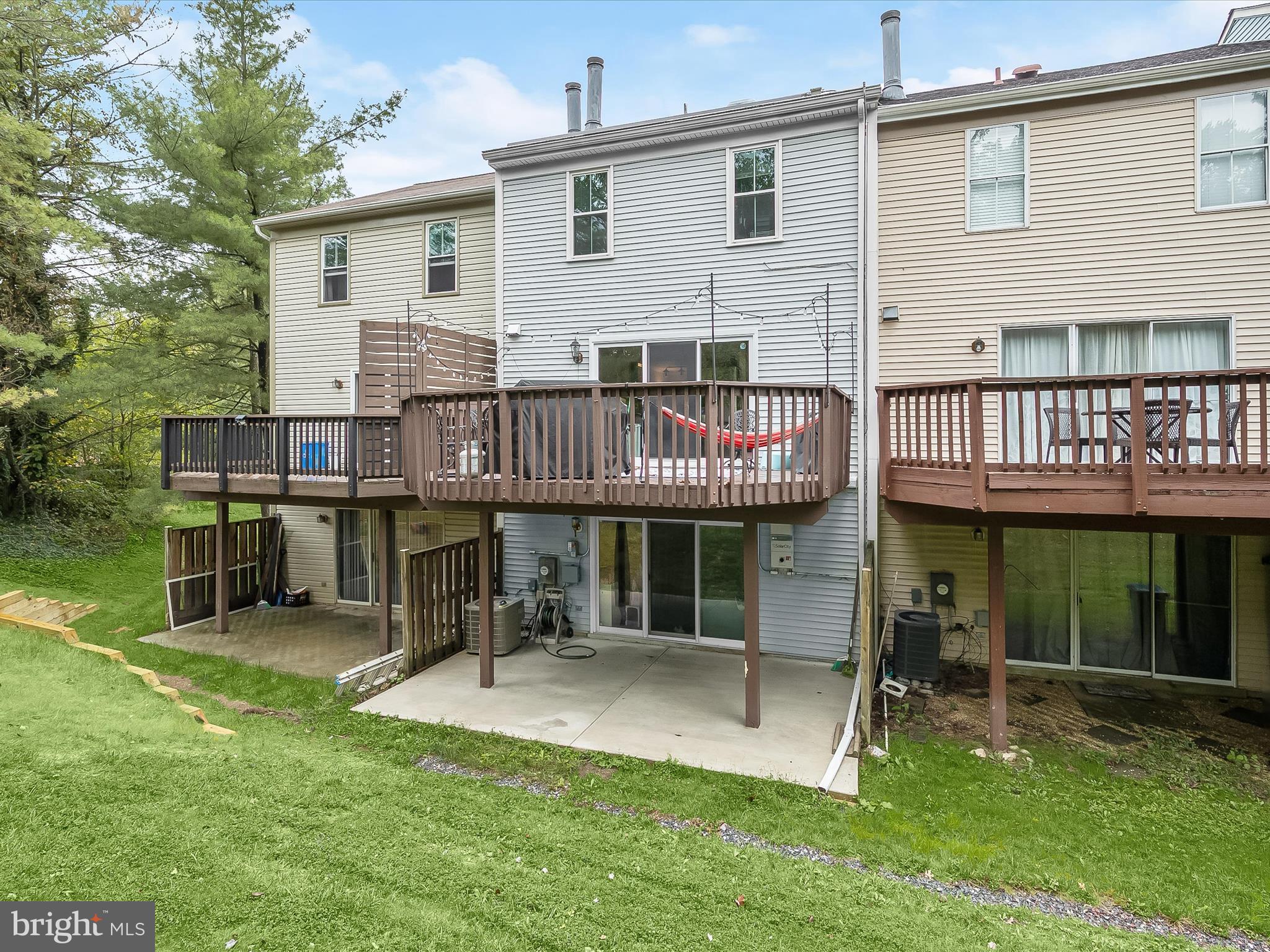 WILLIAMSBURG VILLAGE - Residential