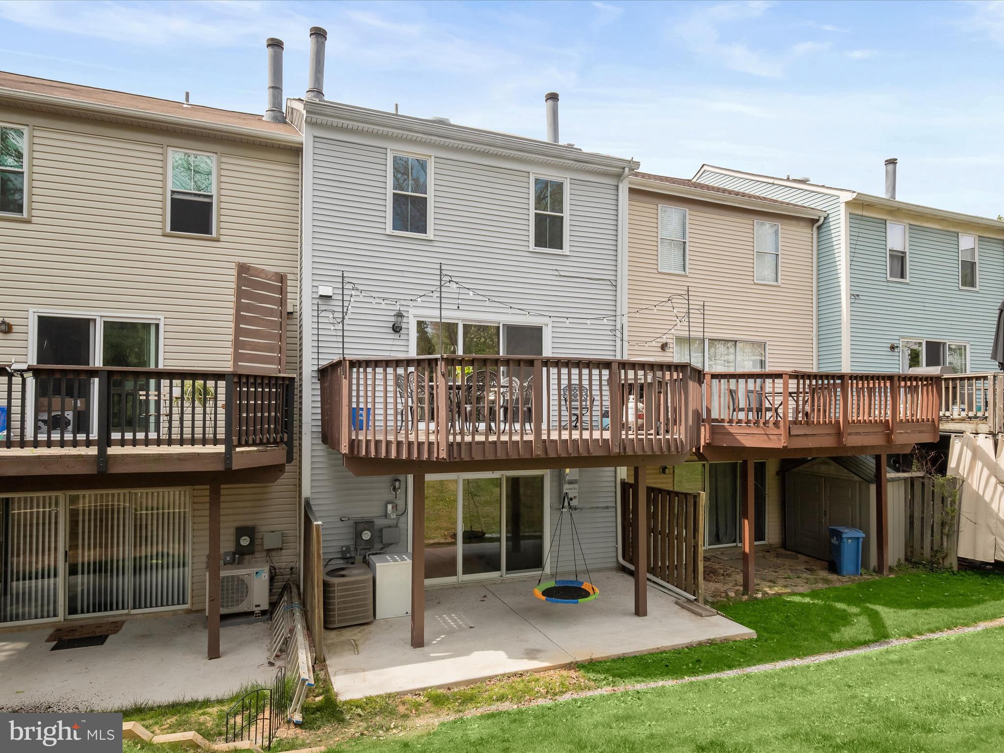 WILLIAMSBURG VILLAGE - Residential