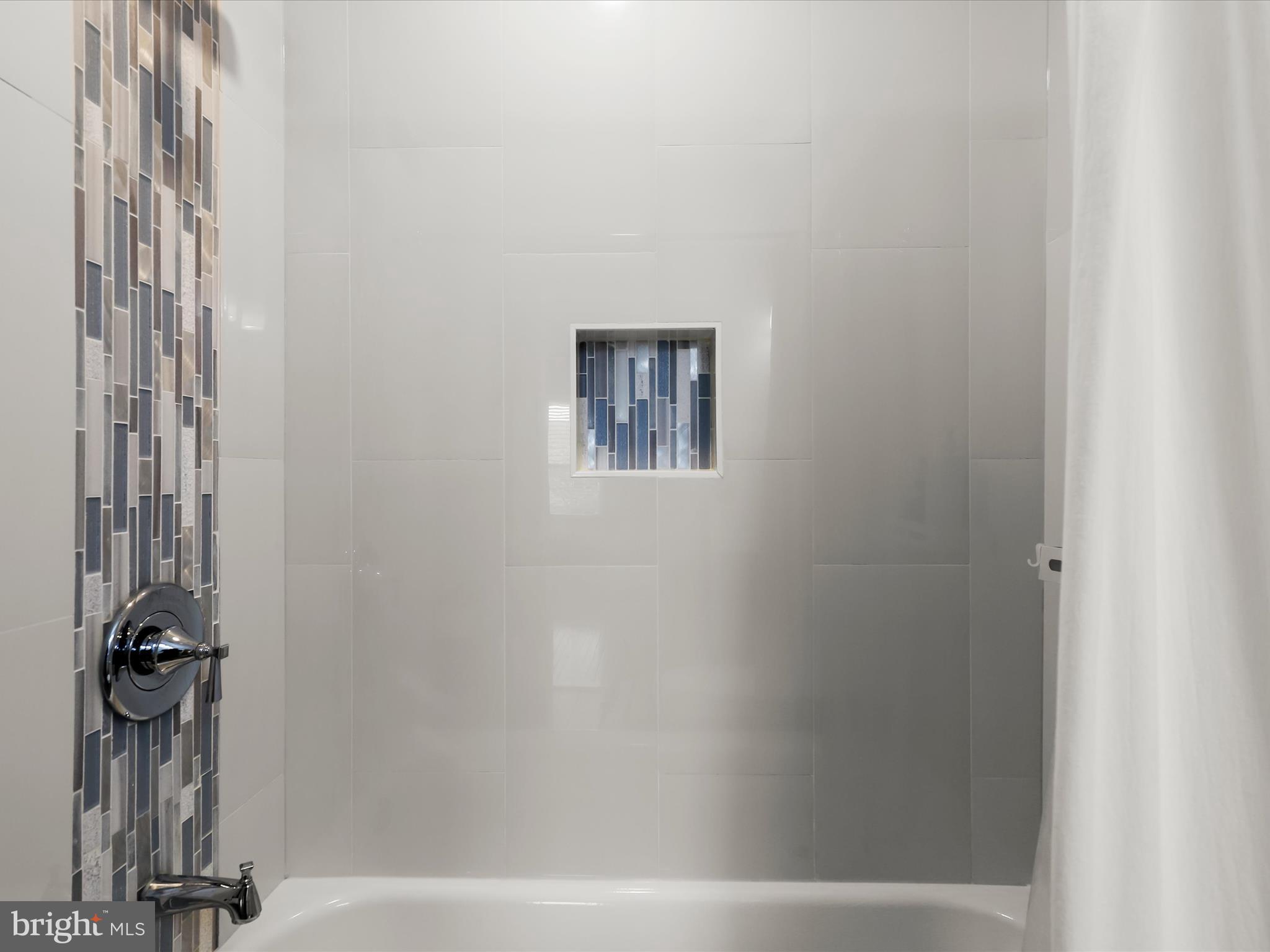 WILLIAMSBURG VILLAGE - Residential