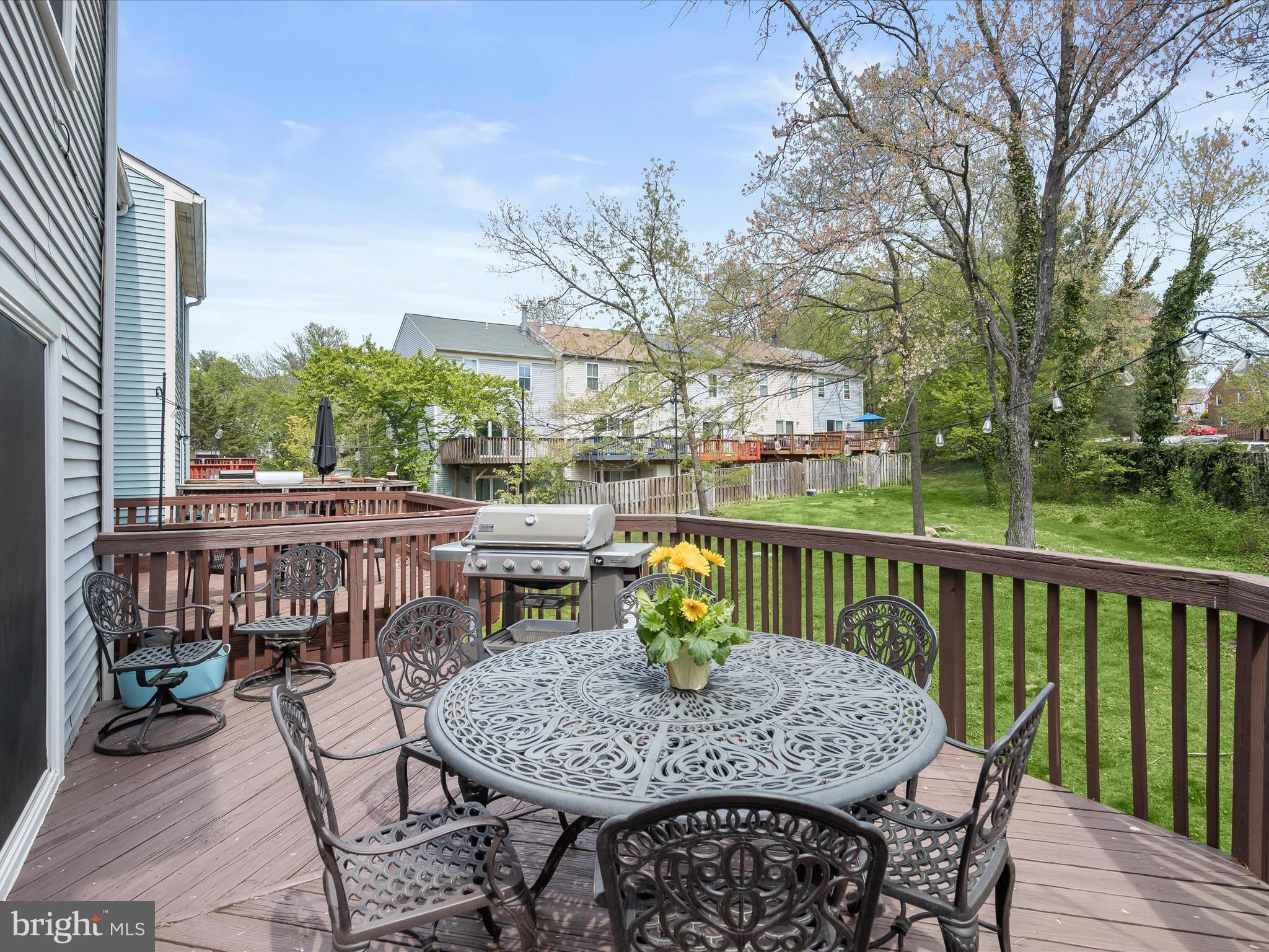 WILLIAMSBURG VILLAGE - Residential