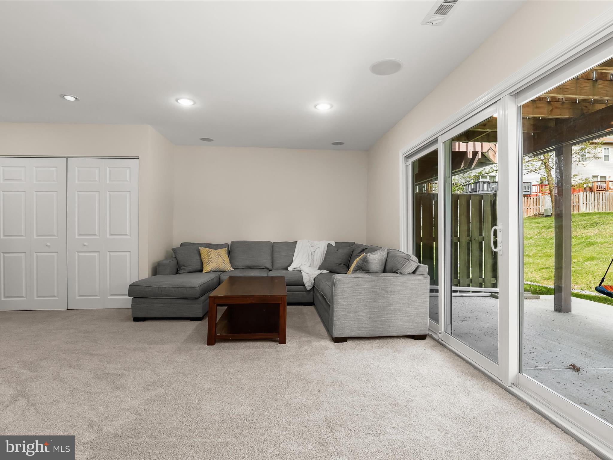 WILLIAMSBURG VILLAGE - Residential