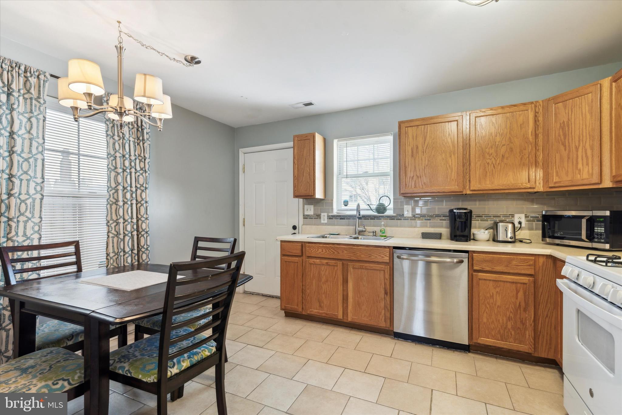 MANTUA - Residential Lease