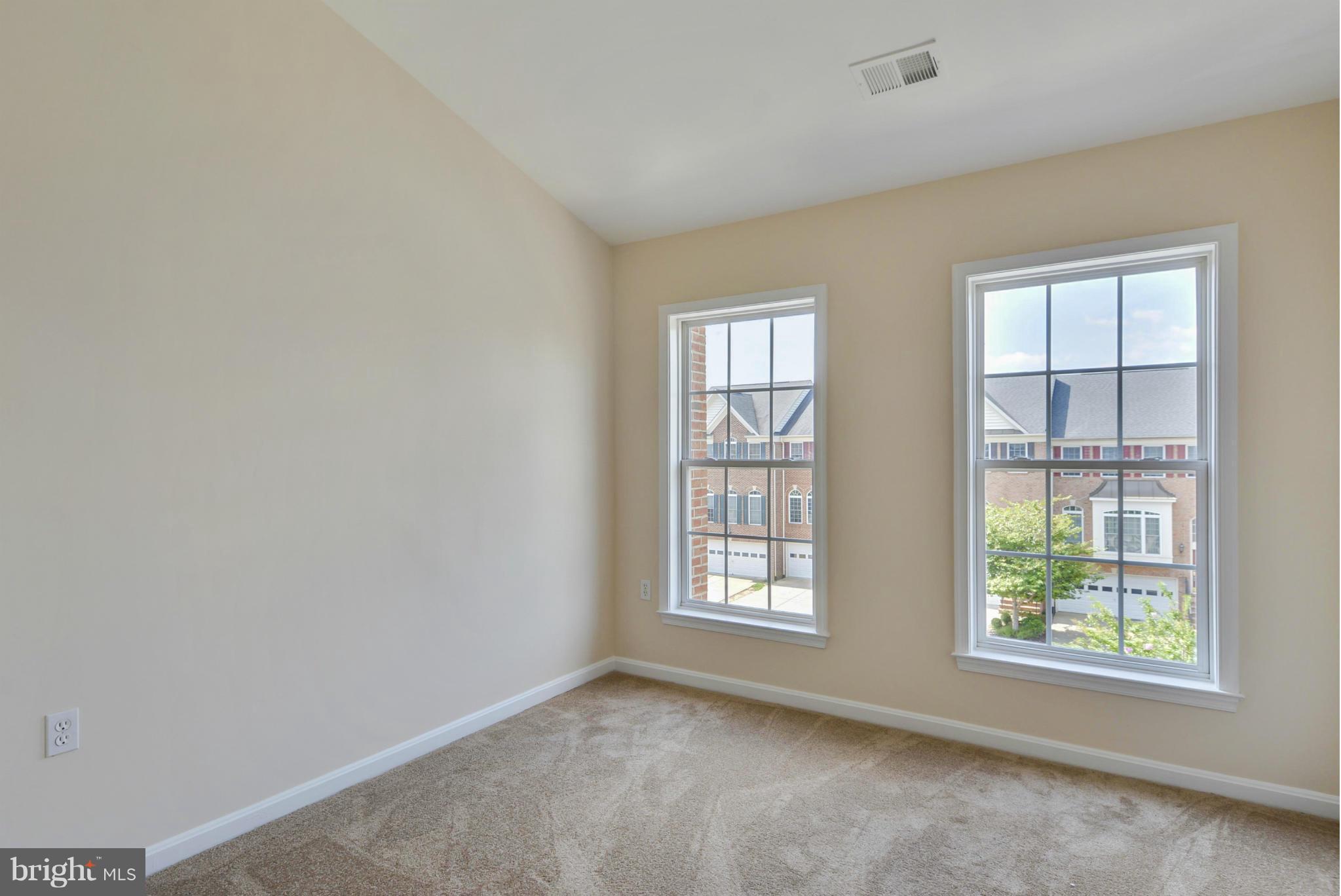 PORT POTOMAC - Residential