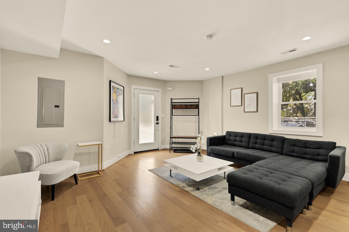 14 T STREET NE 1