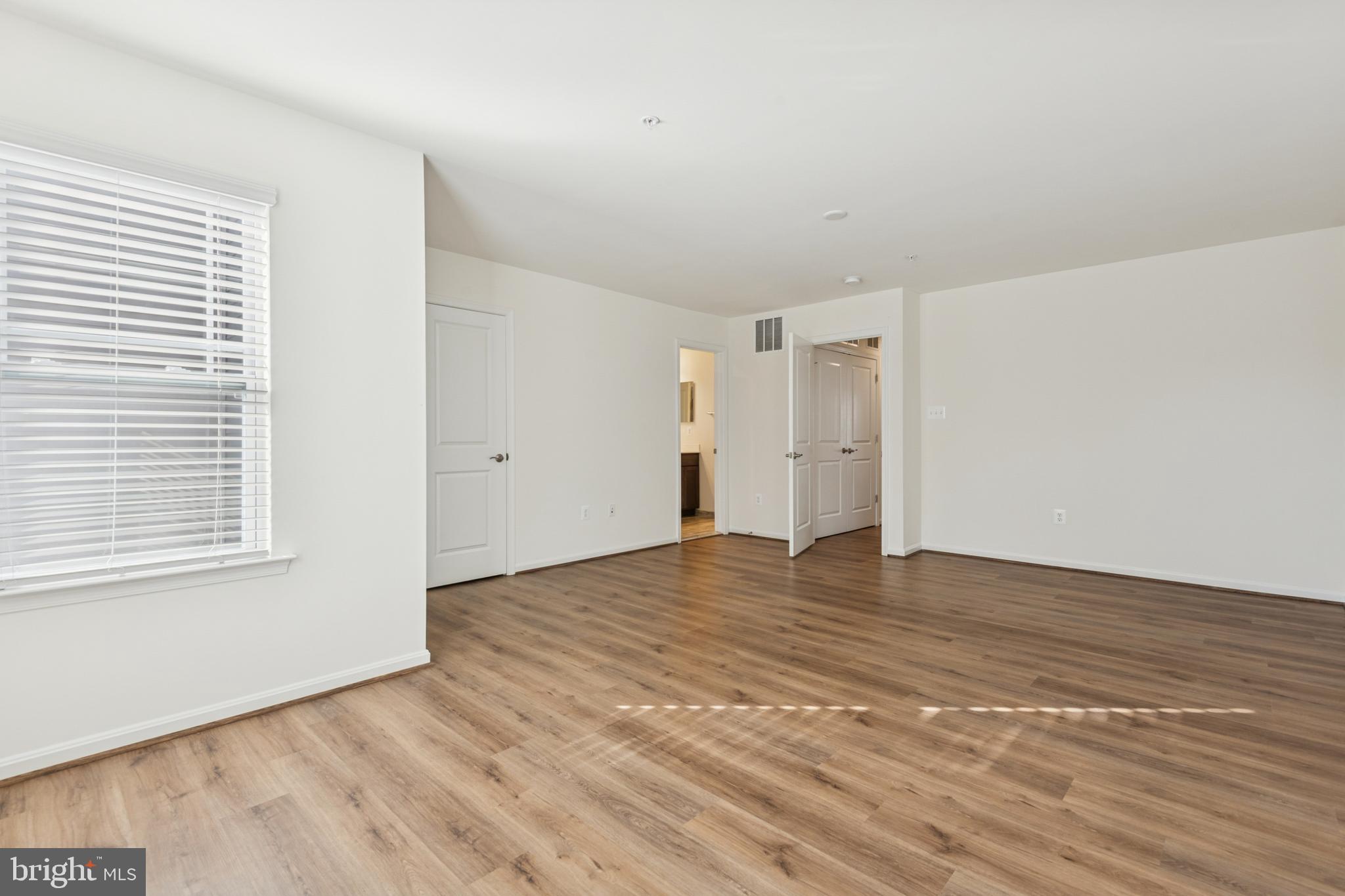 WOLF RUN LANE - Residential