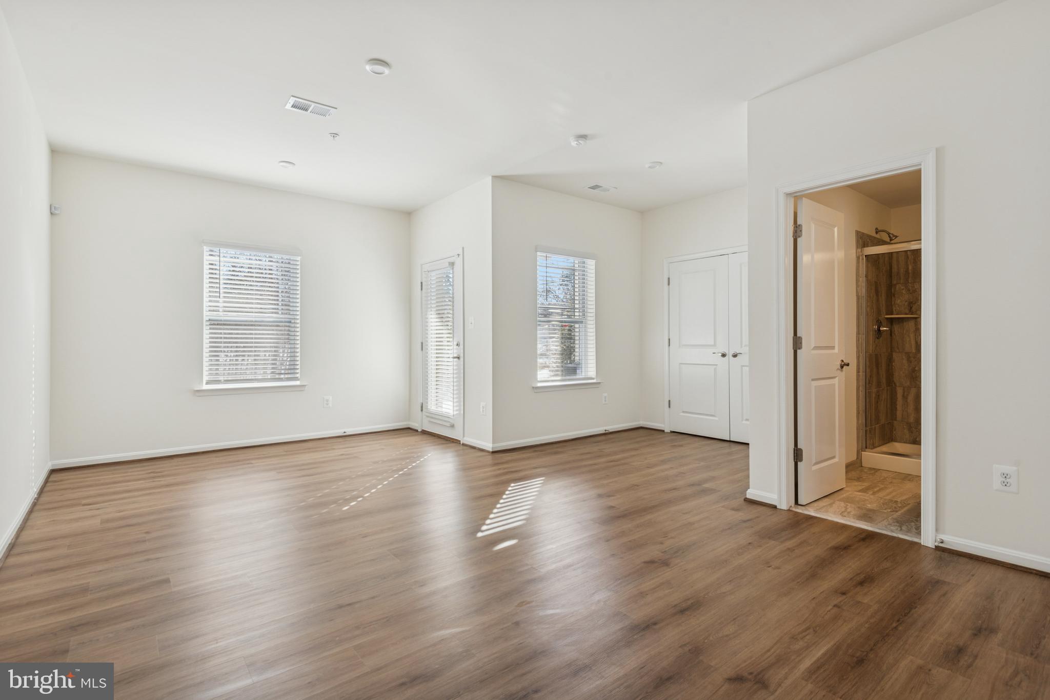 WOLF RUN LANE - Residential