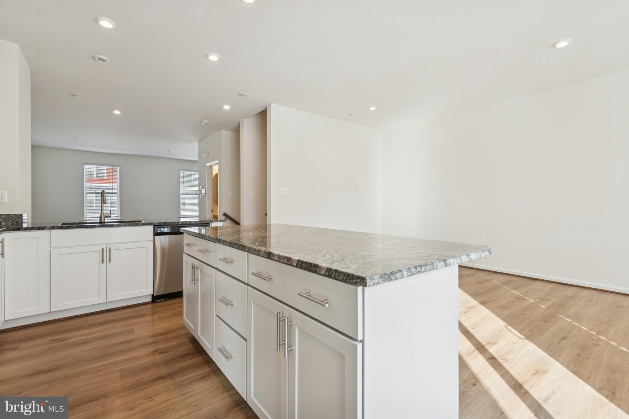 WOLF RUN LANE - Residential