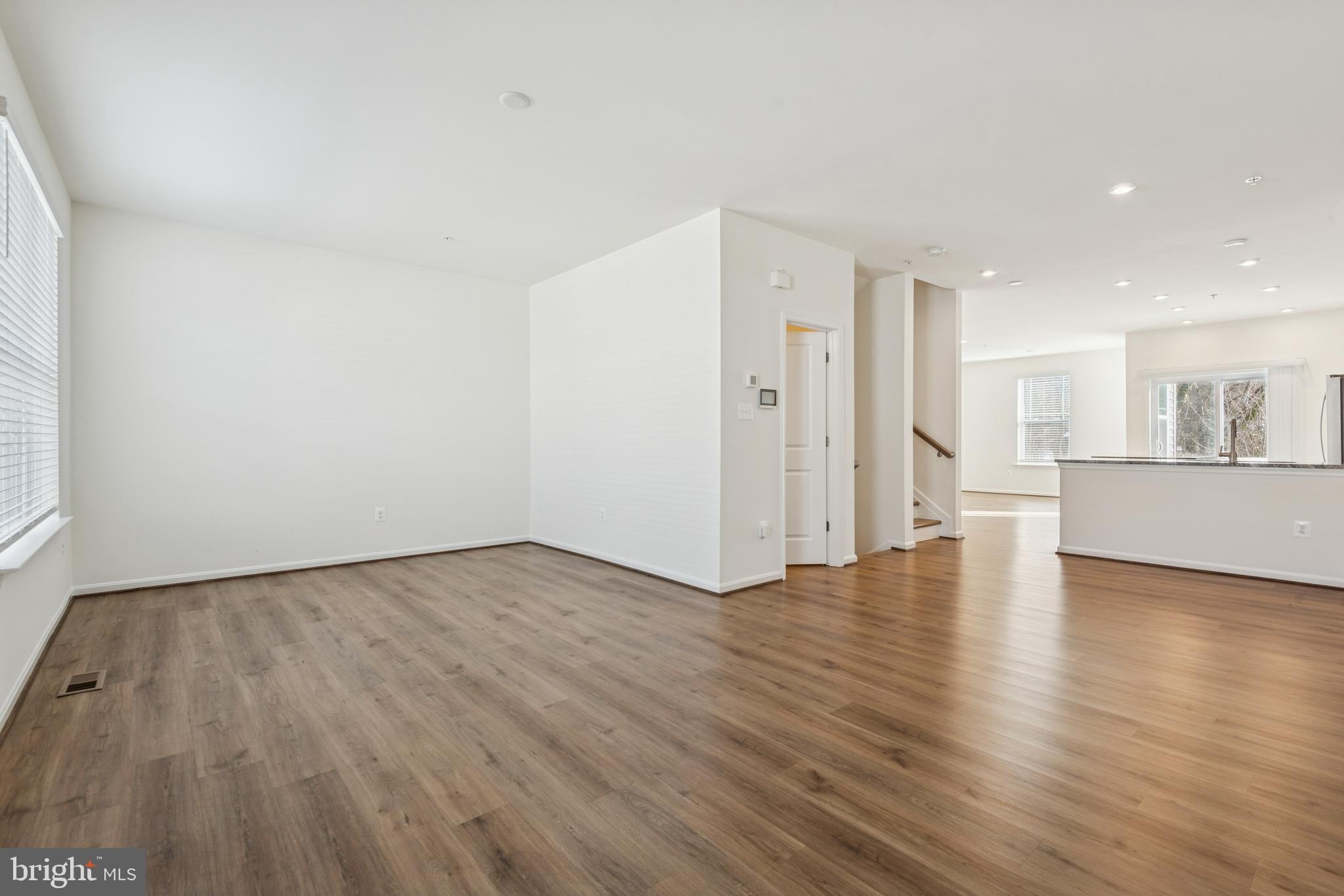 WOLF RUN LANE - Residential