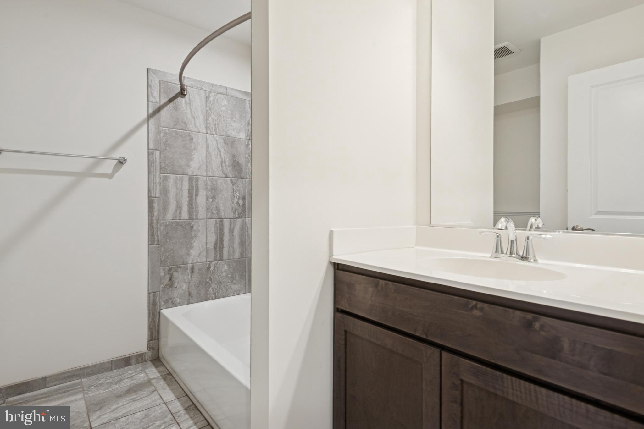 WOLF RUN LANE - Residential