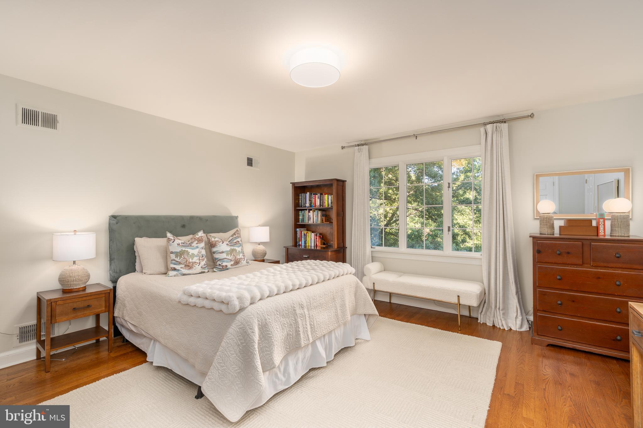 BANNOCKBURN ESTATES - Residential