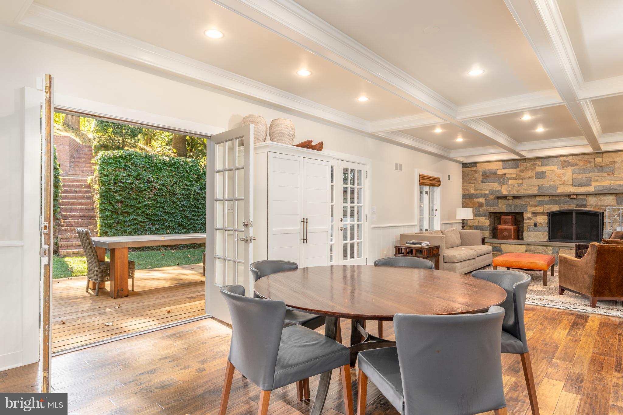 BANNOCKBURN ESTATES - Residential