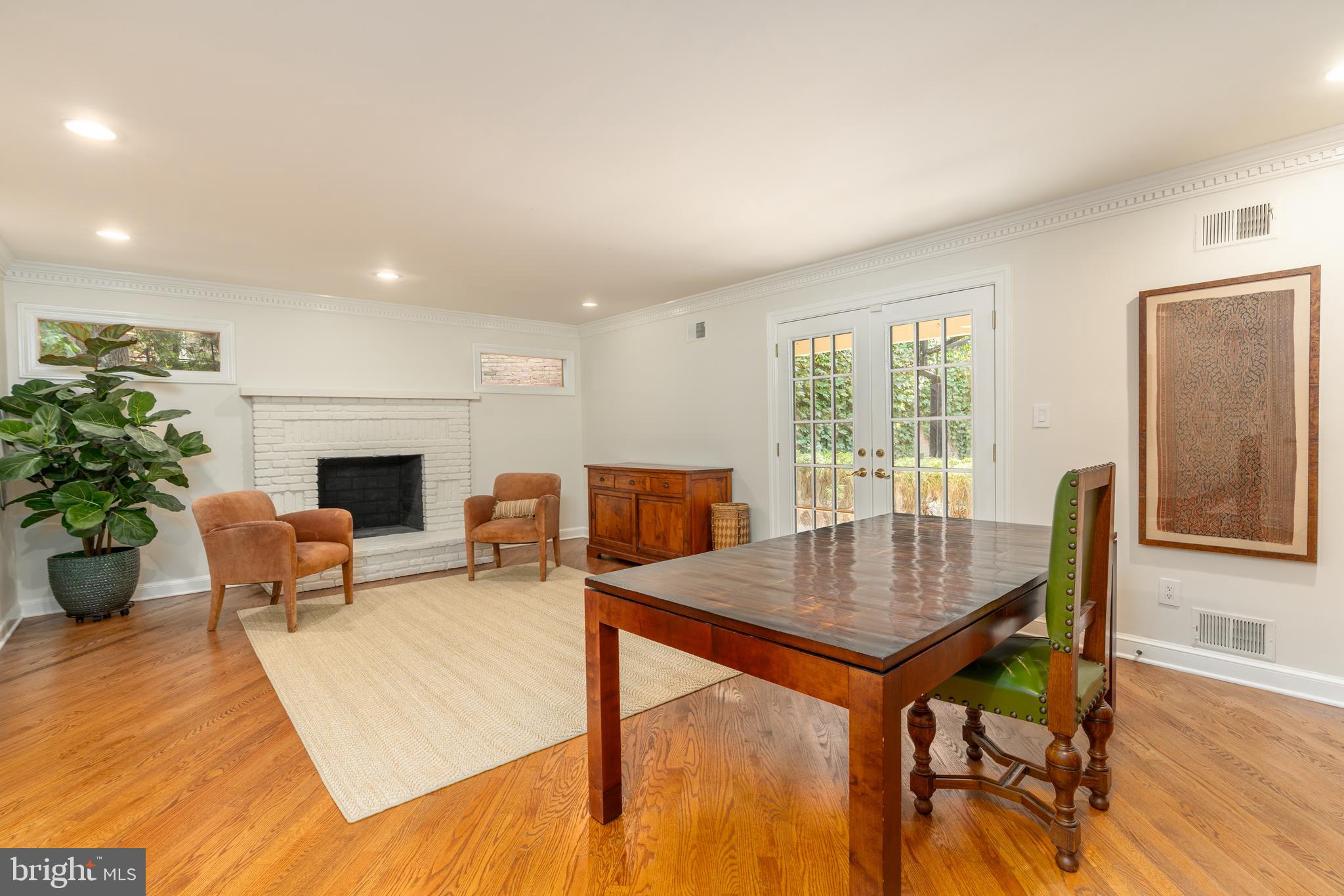 BANNOCKBURN ESTATES - Residential