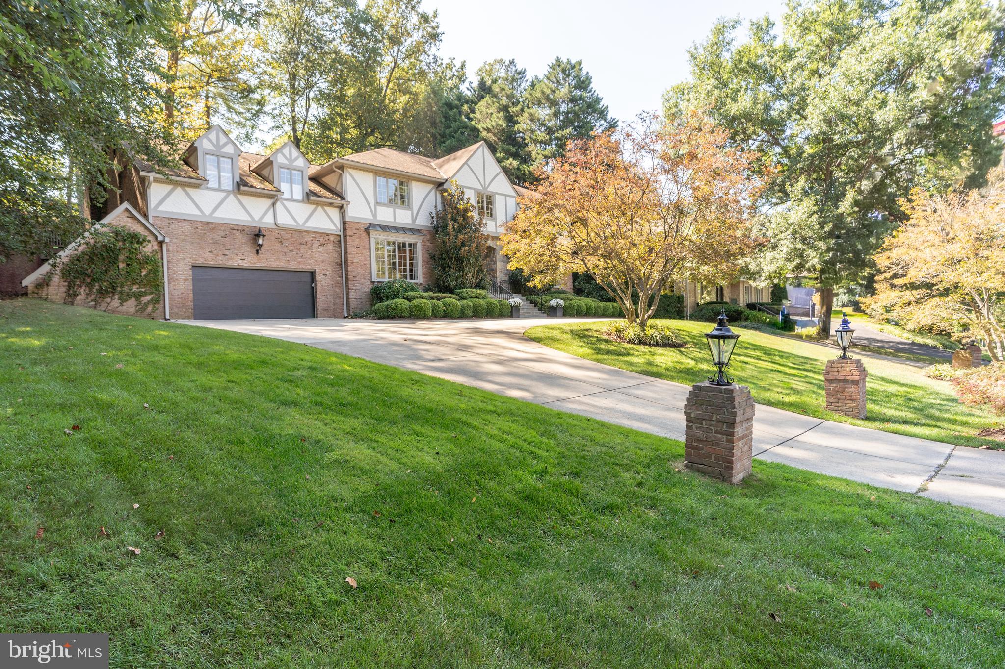 BANNOCKBURN ESTATES - Residential