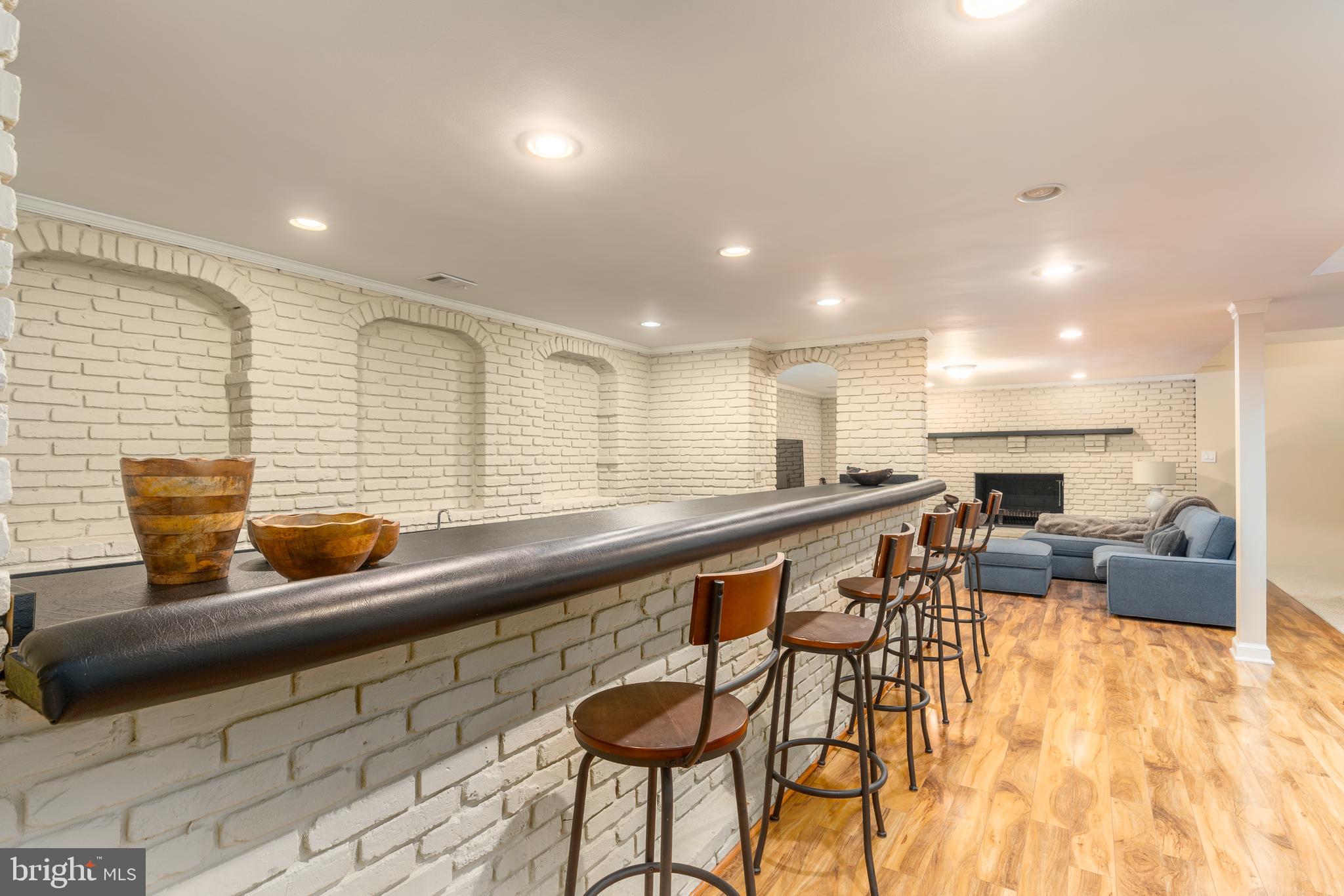 BANNOCKBURN ESTATES - Residential