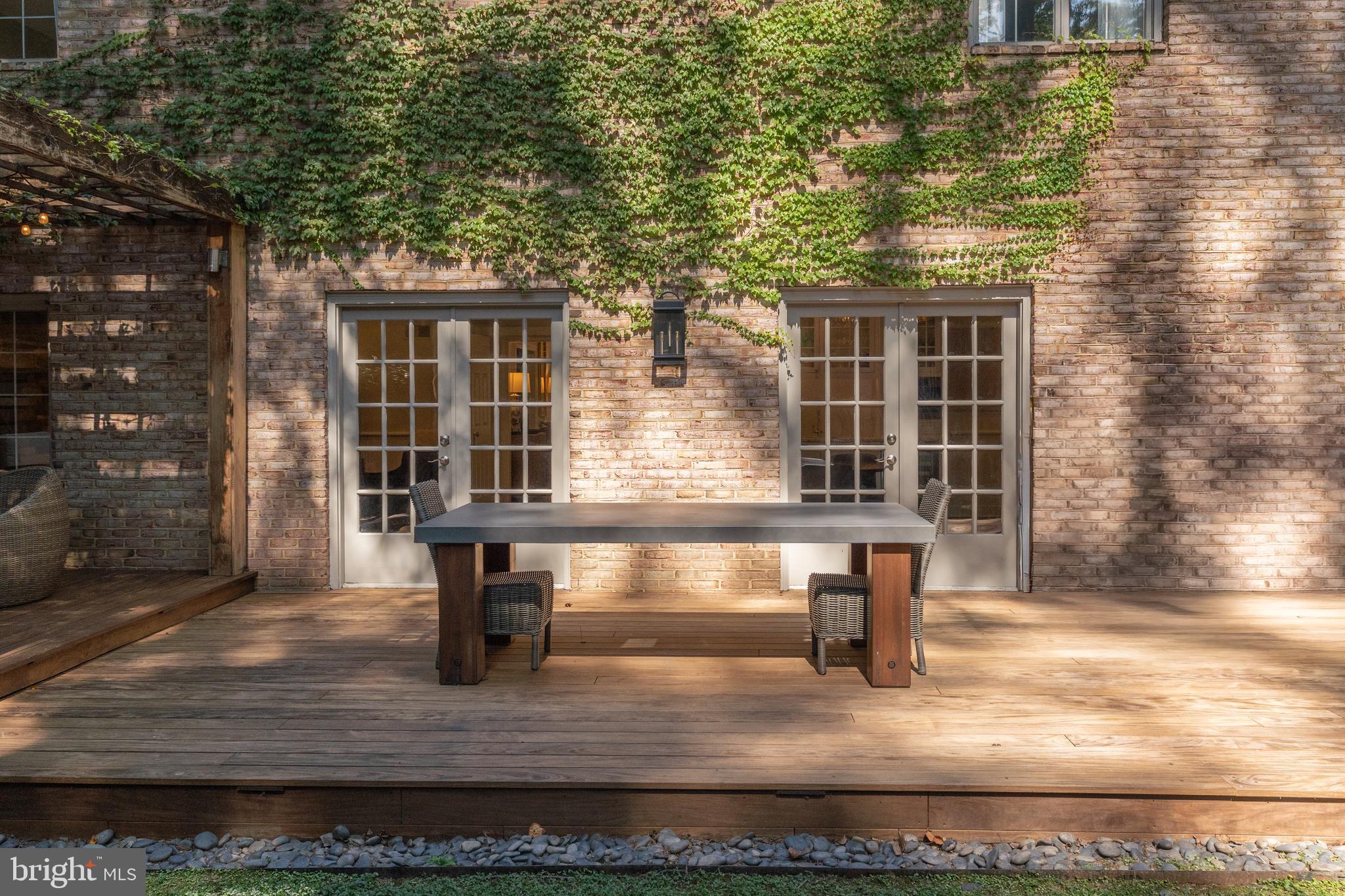 BANNOCKBURN ESTATES - Residential