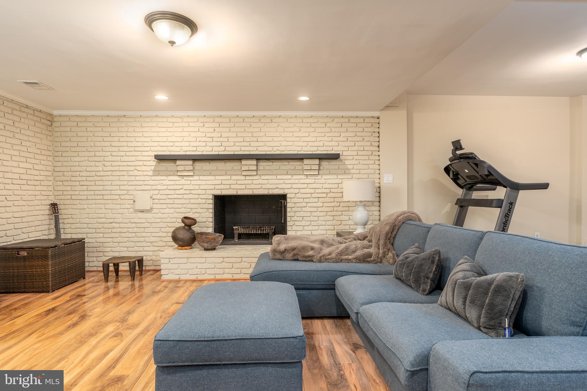 BANNOCKBURN ESTATES - Residential