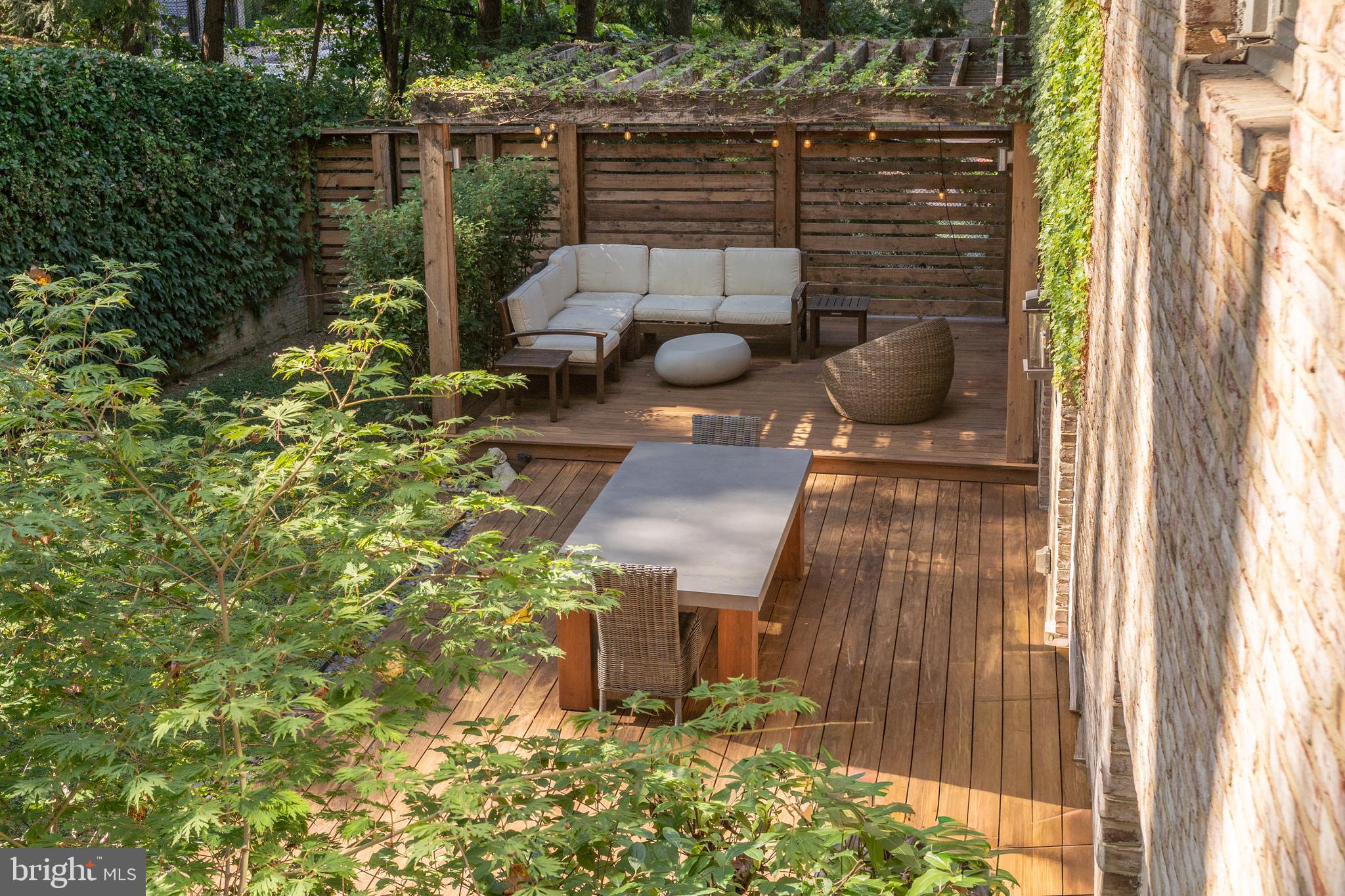 BANNOCKBURN ESTATES - Residential