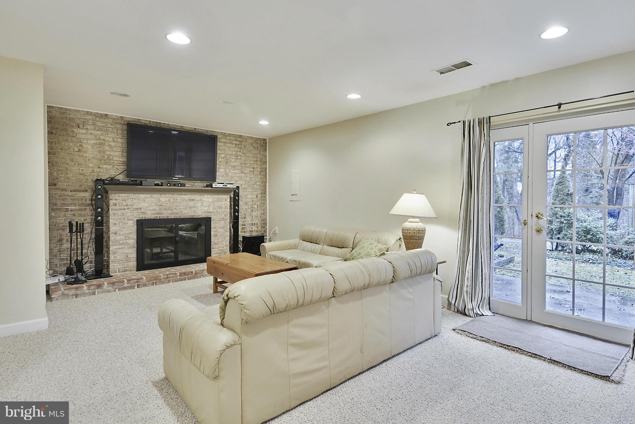 HUNTINGTON AT MT VERNON - Residential