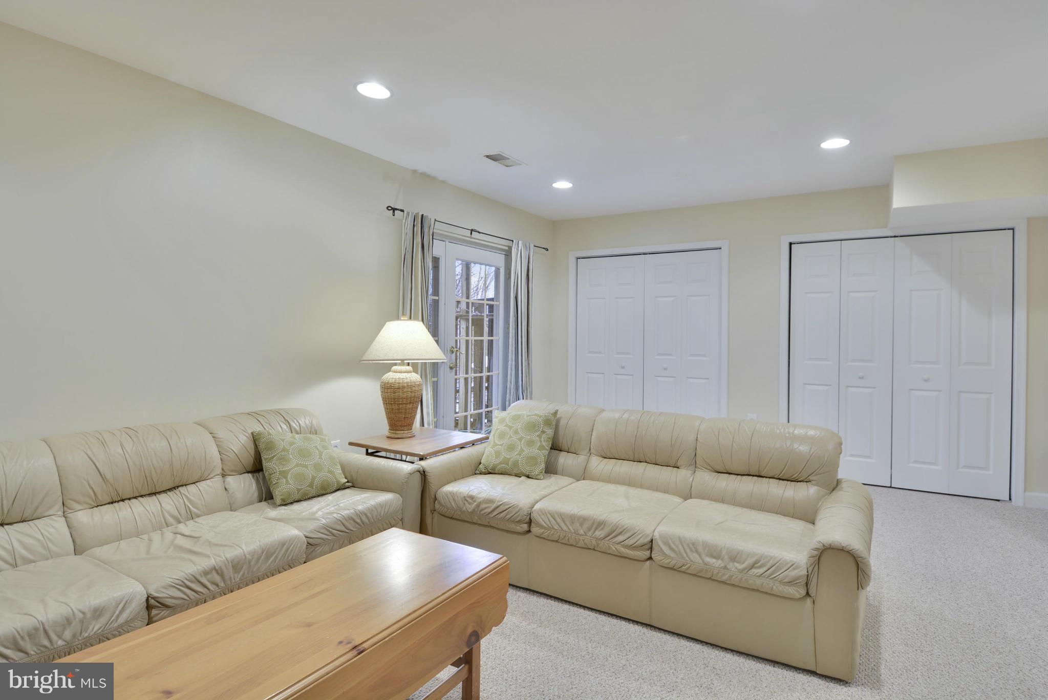 HUNTINGTON AT MT VERNON - Residential