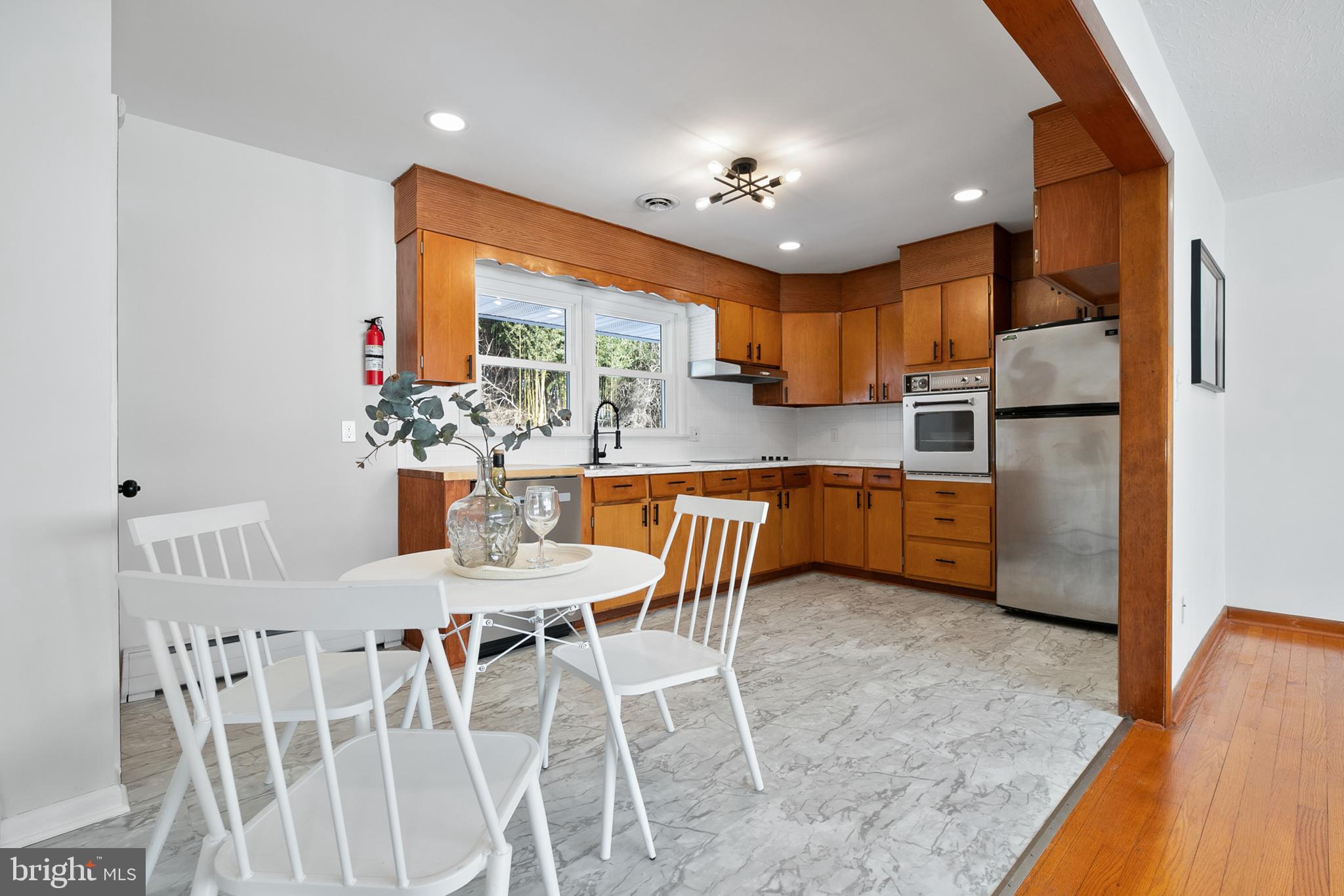 BRENTWOOD MANOR - Residential