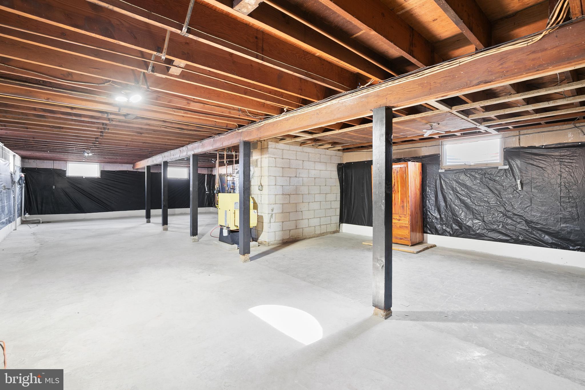 BRENTWOOD MANOR - Residential