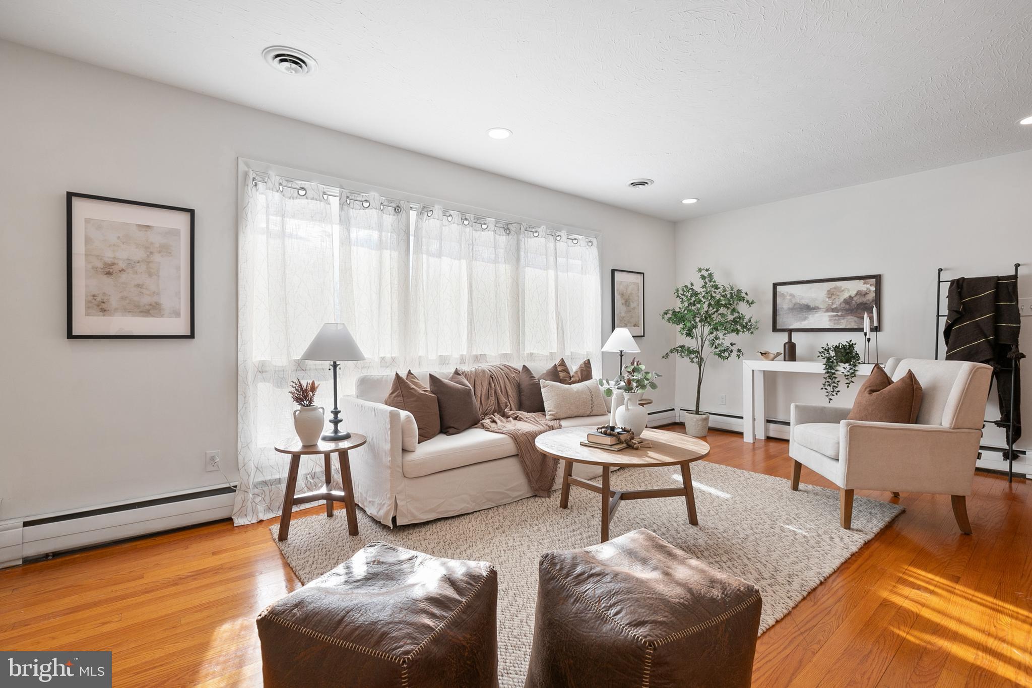 BRENTWOOD MANOR - Residential