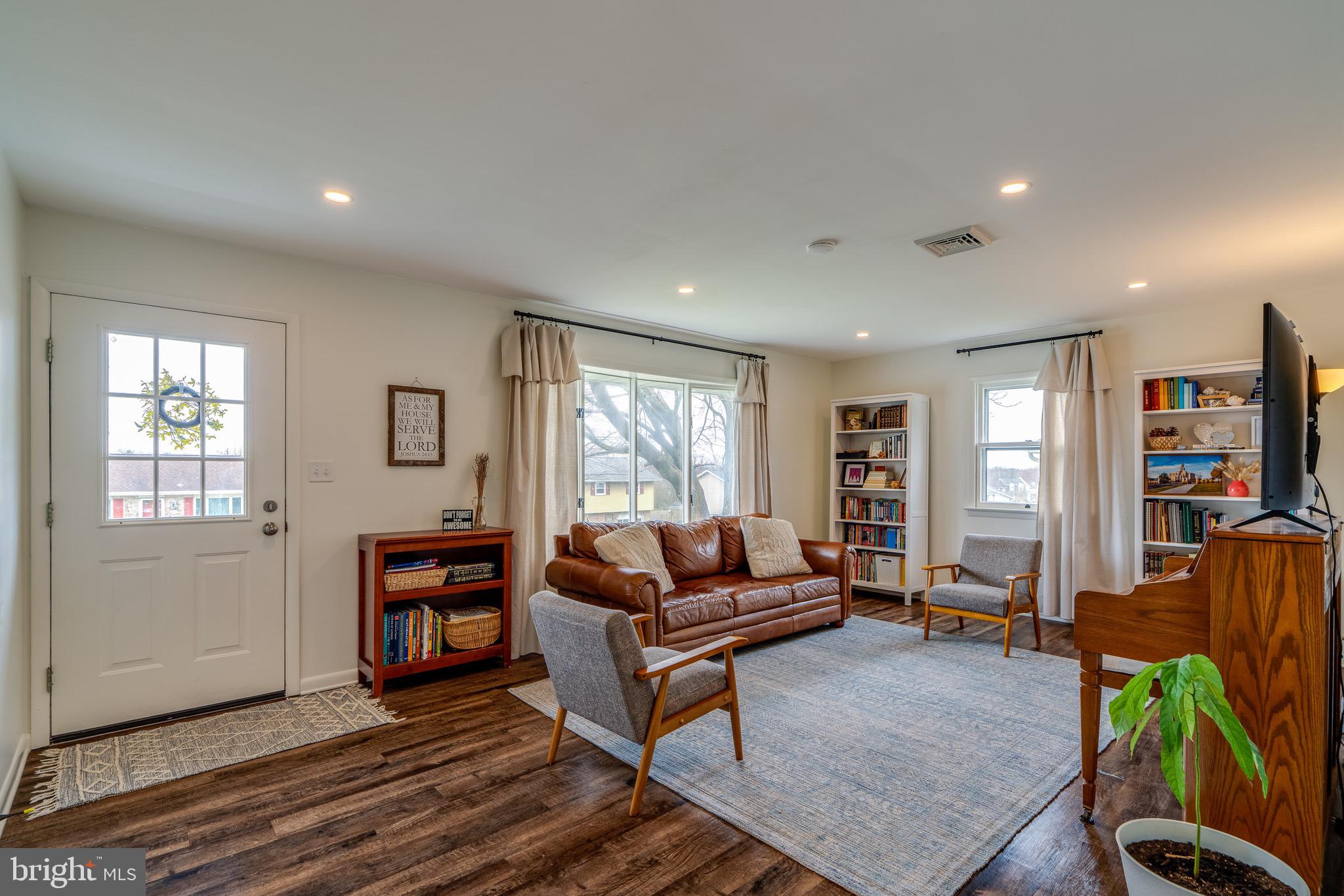 ELIZABETHTOWN BOROUGH - Residential