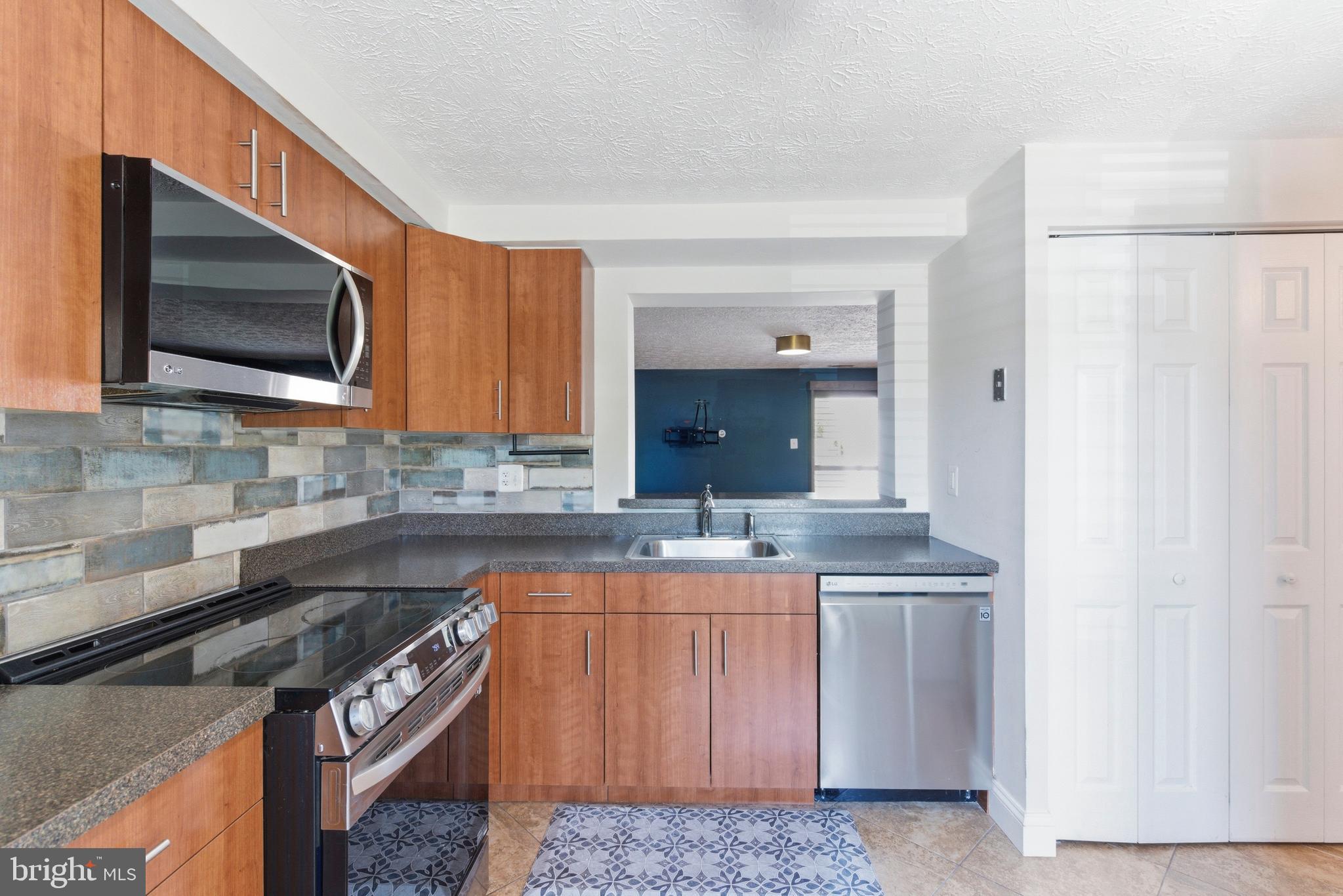 UPTON VILLAGE NORTH - Residential